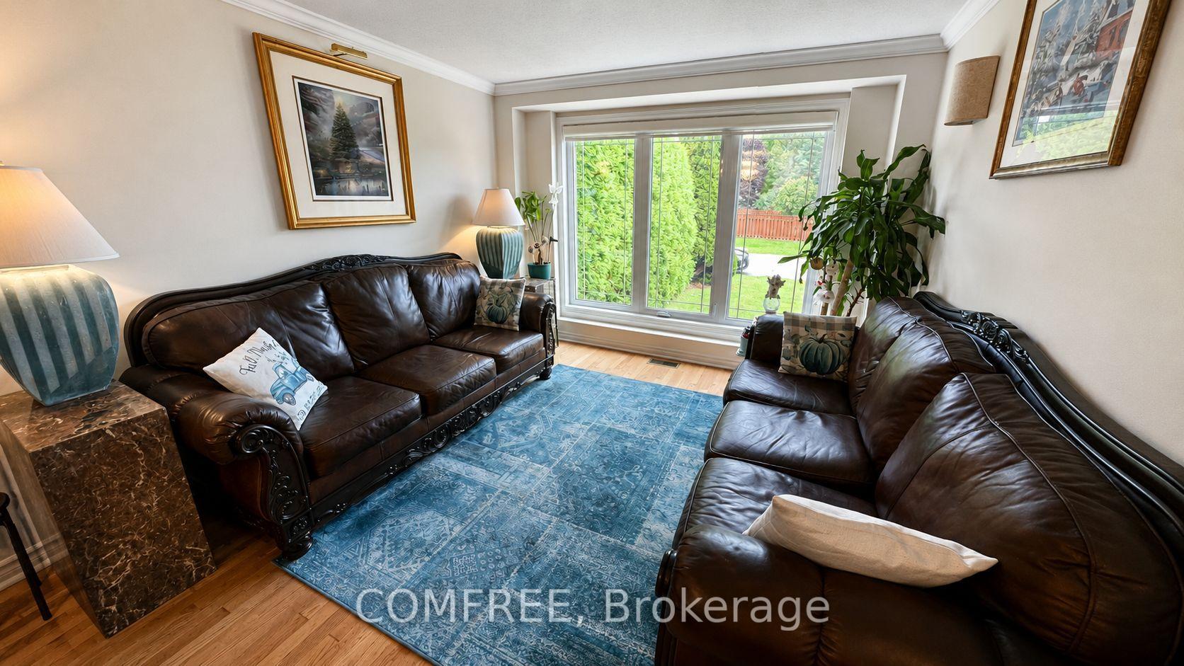 Photo 4 of 1960 Rolling Brook Drive, Ottawa, Chapel Hill South - Orleans Village — HOMEH