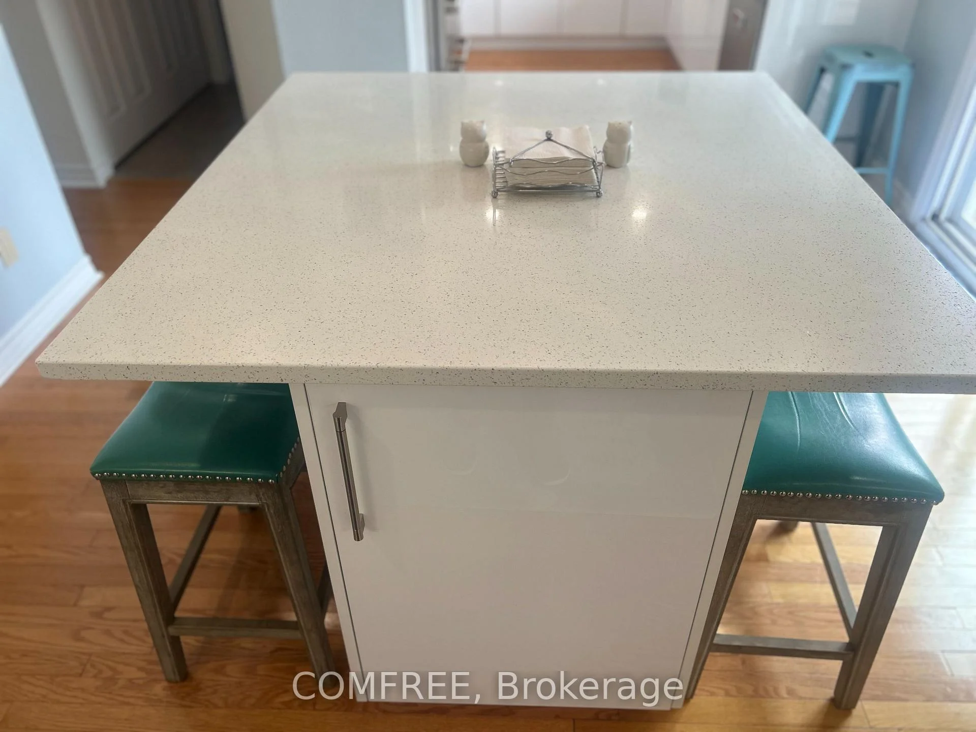 Photo 18 of 1960 Rolling Brook Drive, Ottawa, Chapel Hill South - Orleans Village — HOMEH