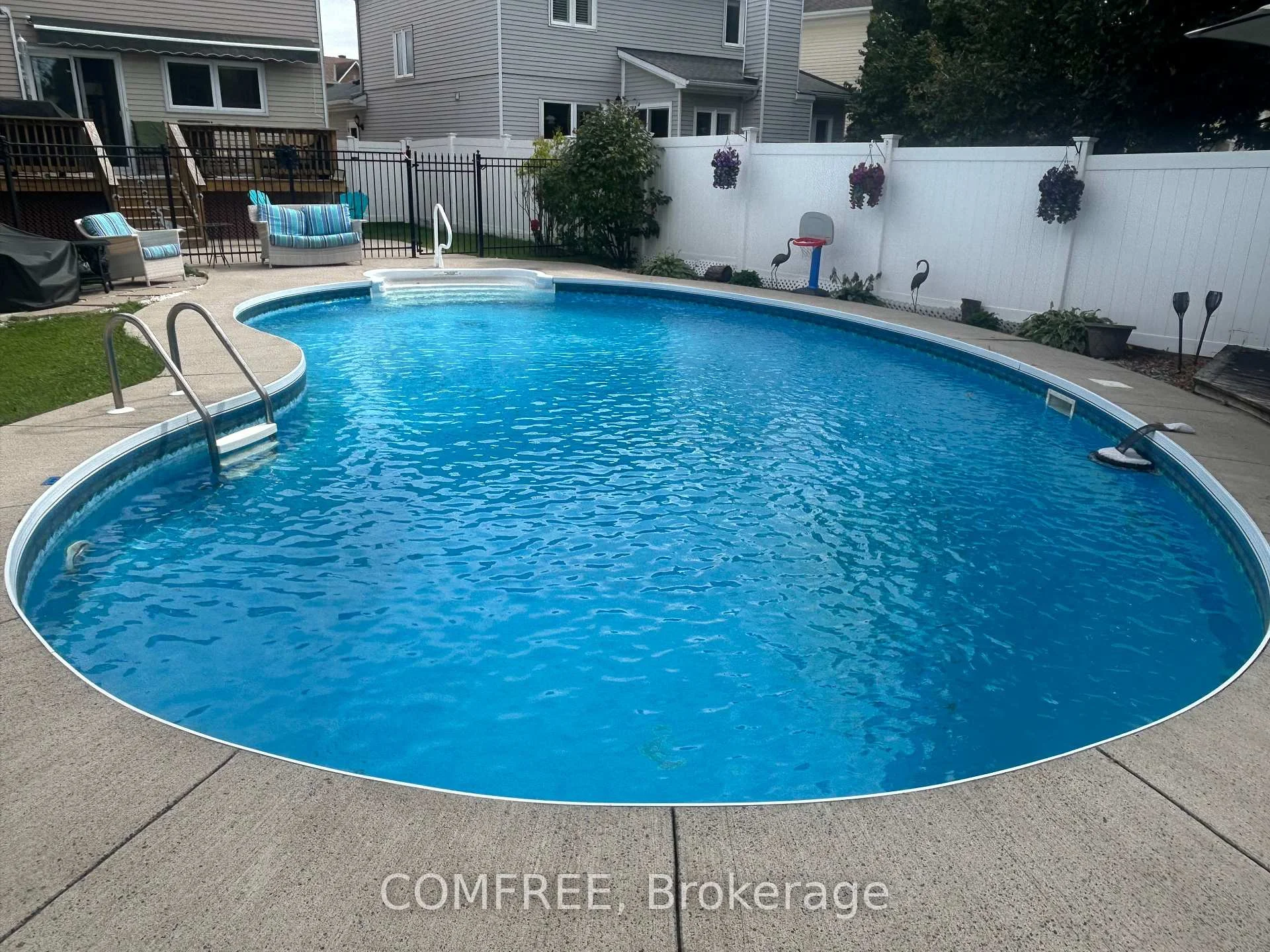 Photo 45 of 1960 Rolling Brook Drive, Ottawa, Chapel Hill South - Orleans Village — HOMEH