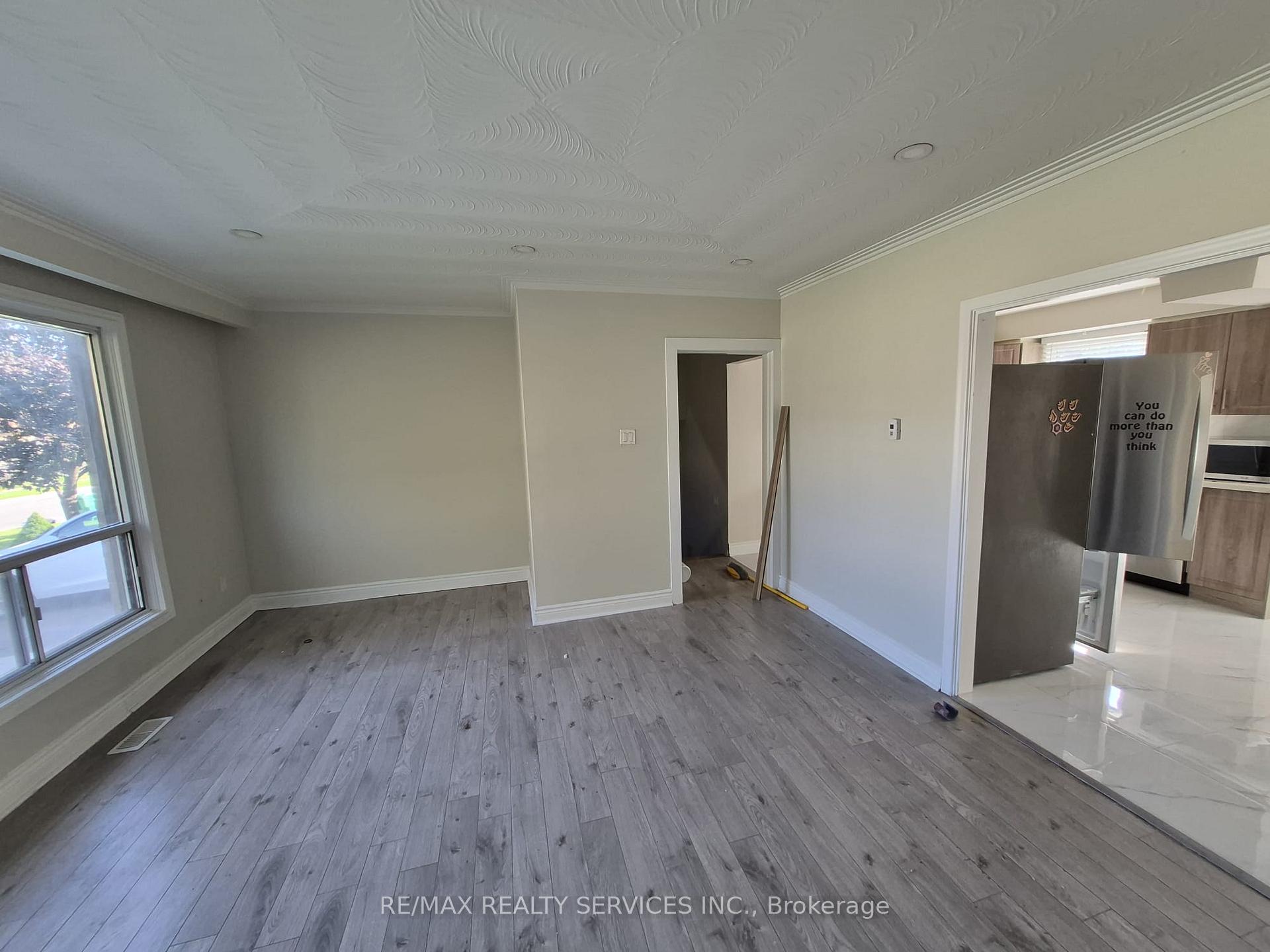 Photo 8 of 35 Jersey Avenue, Brampton, Brampton East — HOMEH