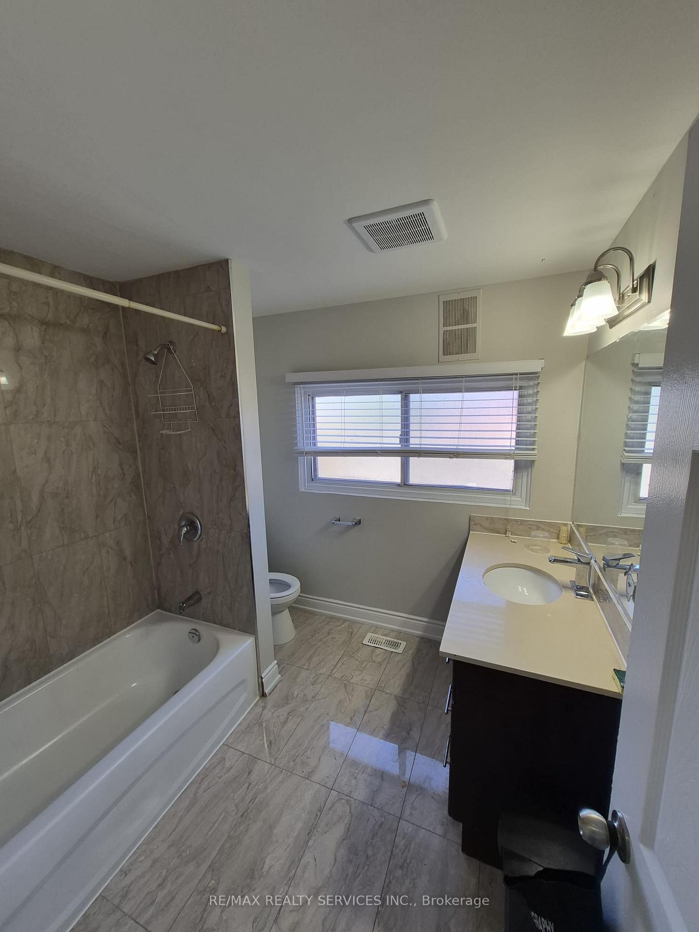 Photo 9 of 35 Jersey Avenue, Brampton, Brampton East — HOMEH