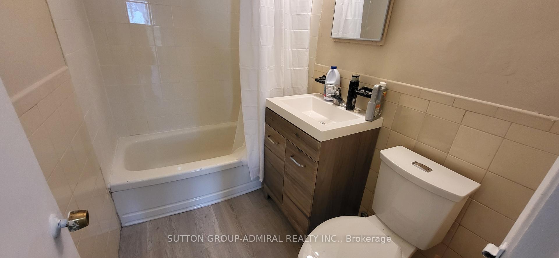 Photo 7 of Unit 1, 2839 Bathurst Street, Toronto, Bedford Park-Nortown — HOMEH