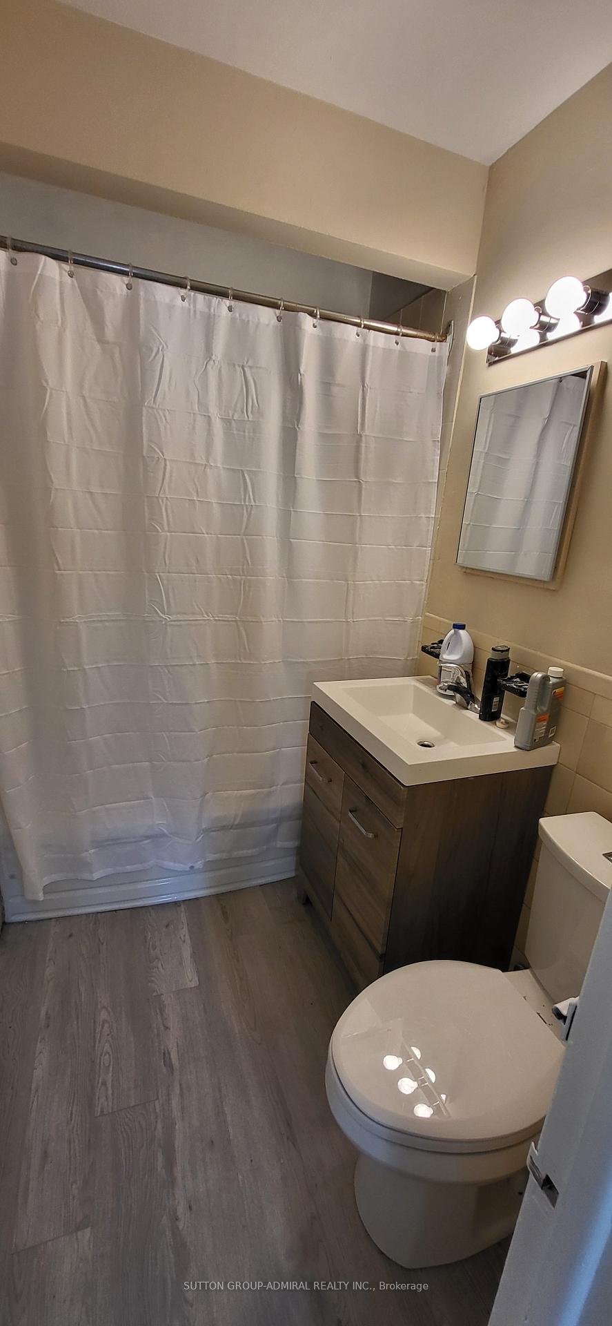 Photo 8 of Unit 1, 2839 Bathurst Street, Toronto, Bedford Park-Nortown — HOMEH