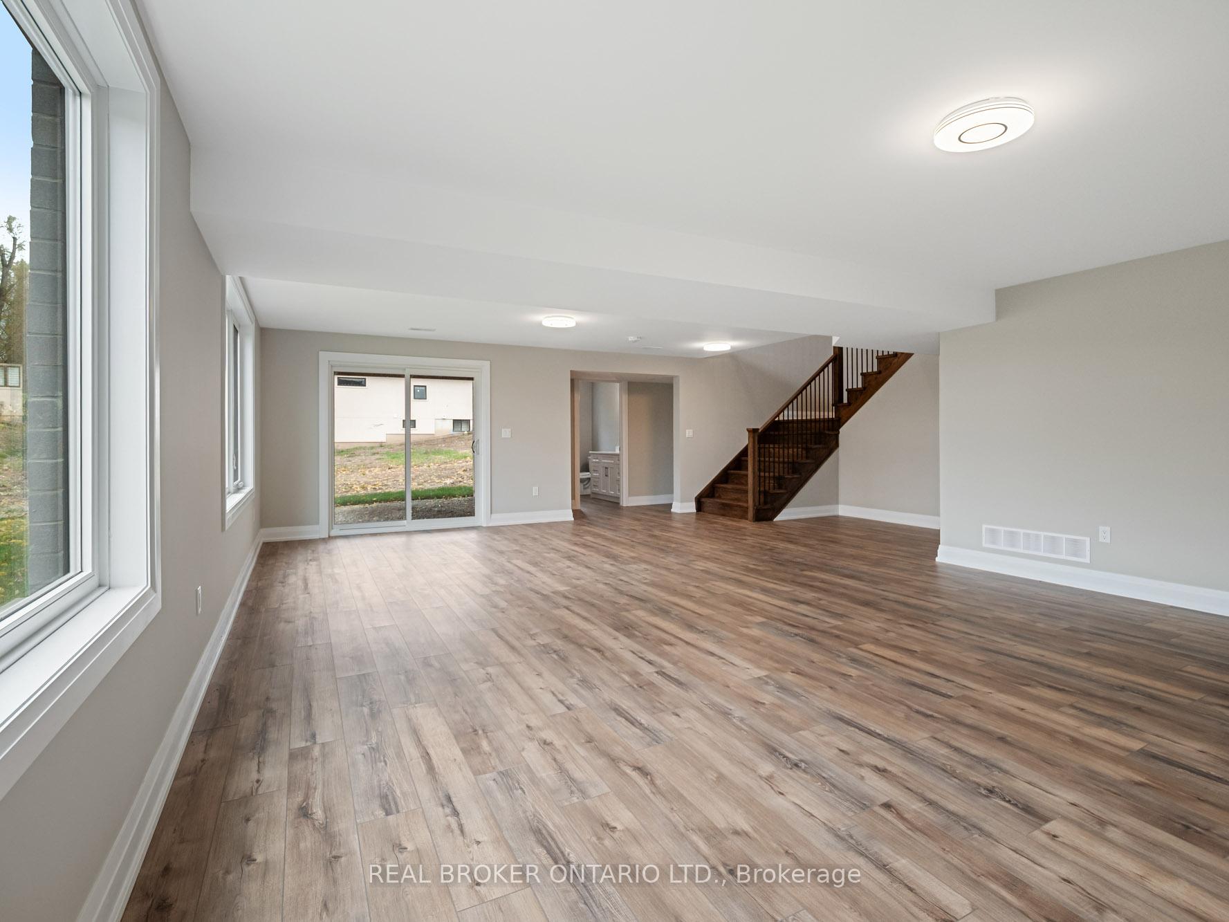 Photo 28 of 149 Willowbrook Drive, Welland, West Welland — HOMEH