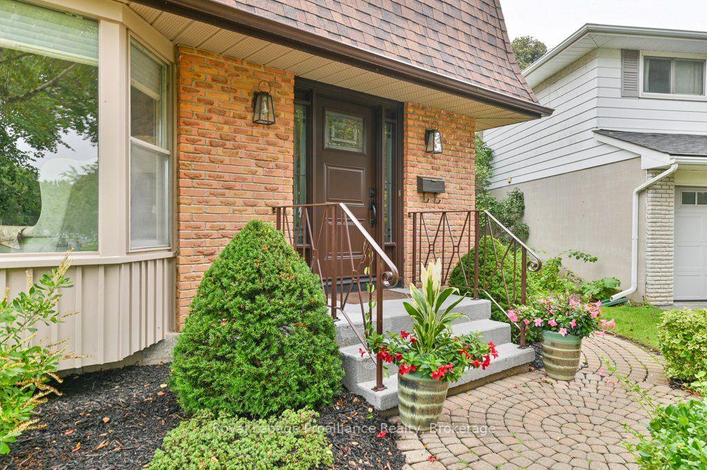Photo 6 of 18 Conger Place, Belleville, Belleville Ward — HOMEH