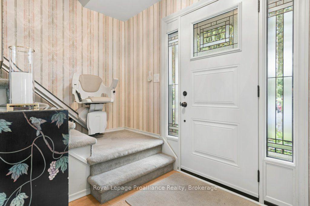 Photo 8 of 18 Conger Place, Belleville, Belleville Ward — HOMEH