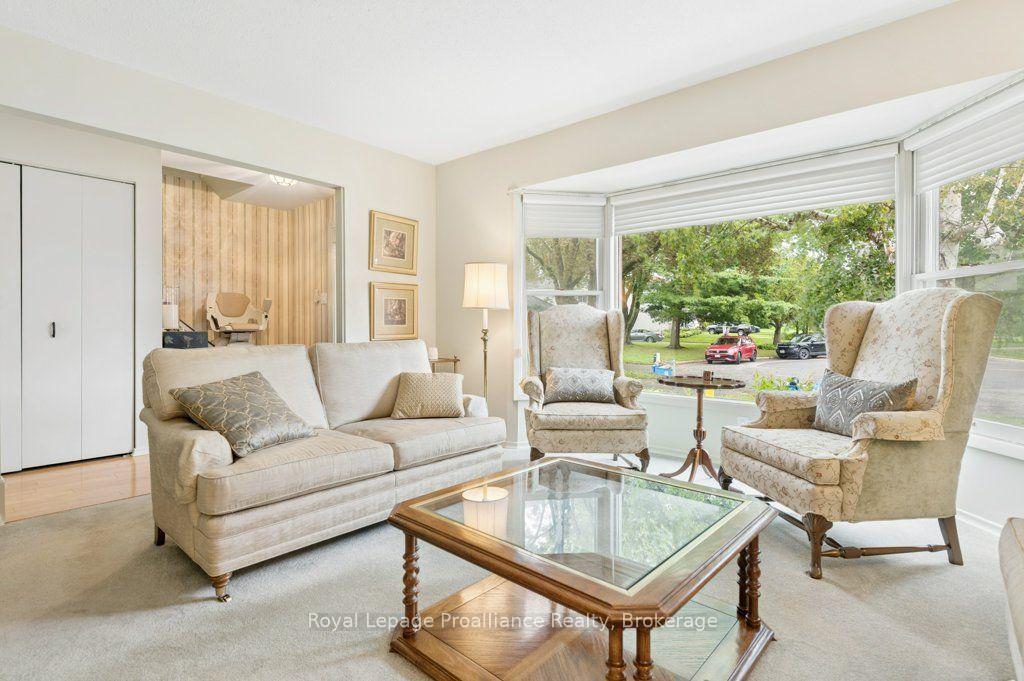 Photo 11 of 18 Conger Place, Belleville, Belleville Ward — HOMEH