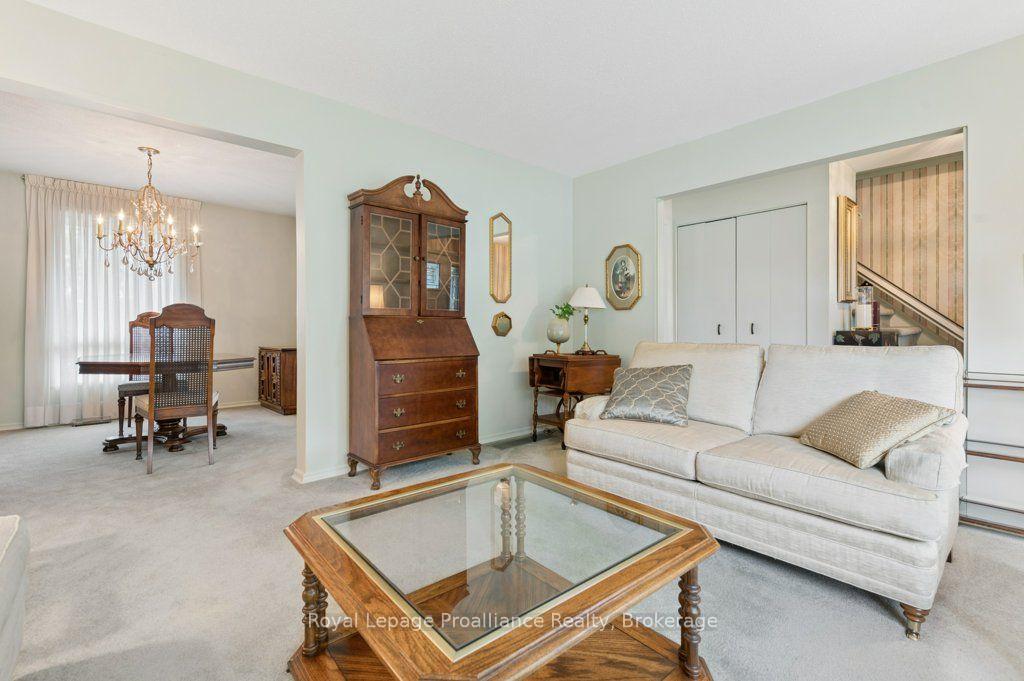 Photo 12 of 18 Conger Place, Belleville, Belleville Ward — HOMEH