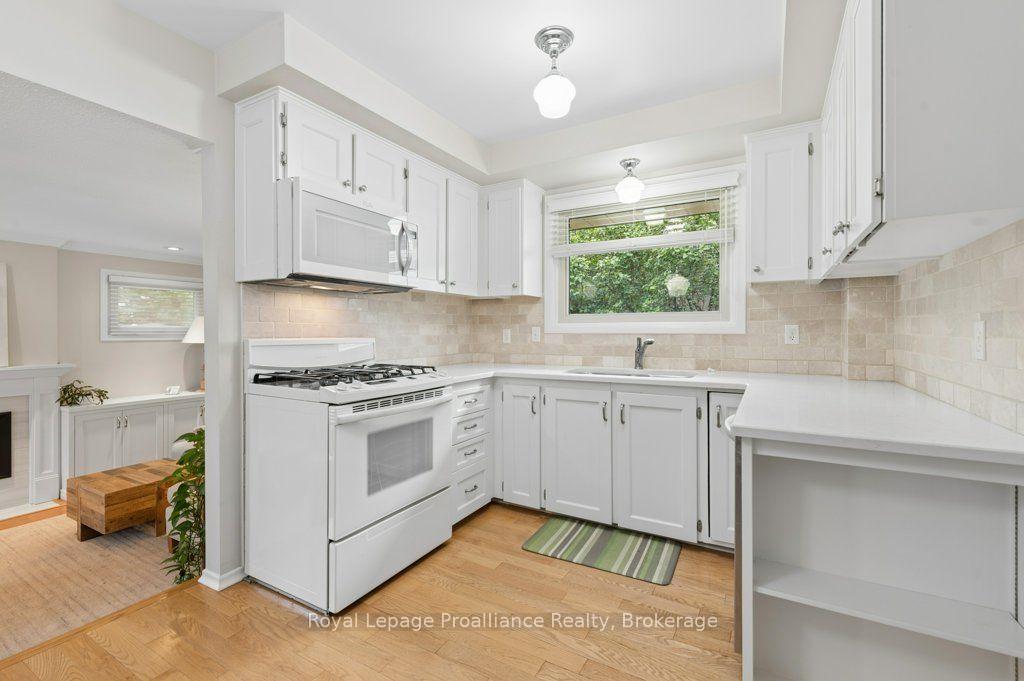 Photo 15 of 18 Conger Place, Belleville, Belleville Ward — HOMEH