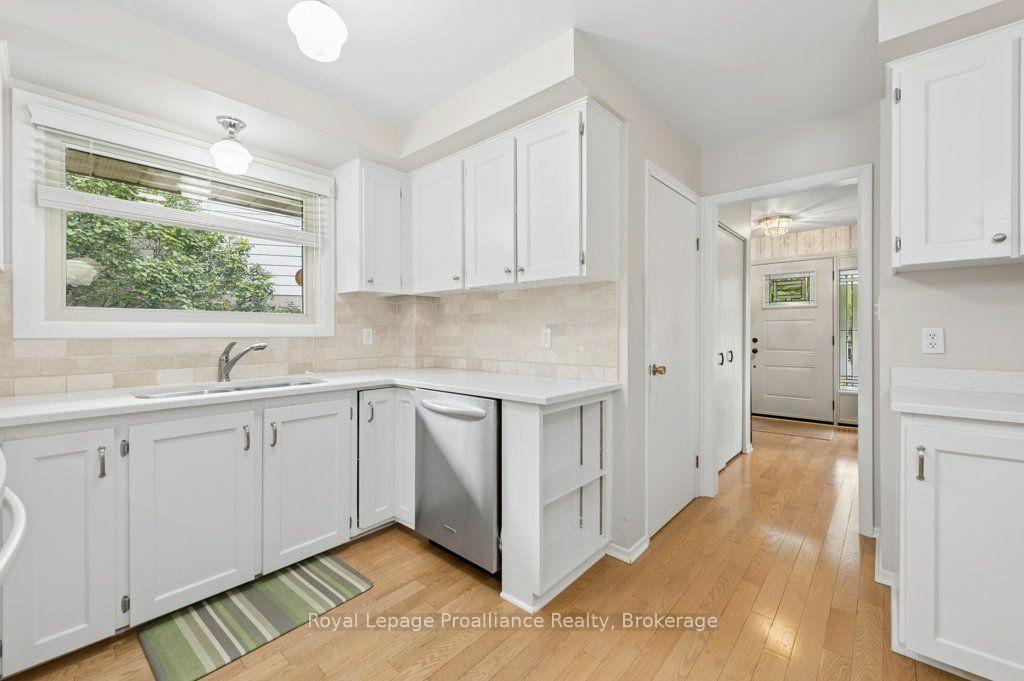 Photo 16 of 18 Conger Place, Belleville, Belleville Ward — HOMEH