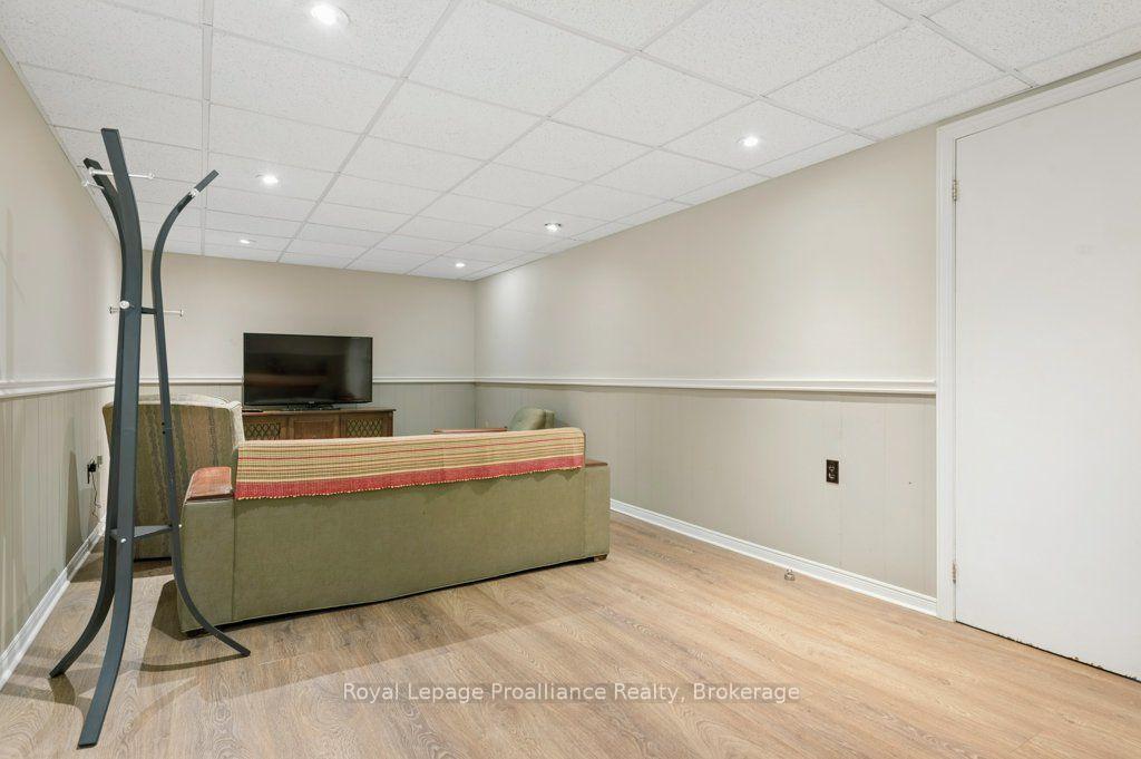 Photo 31 of 18 Conger Place, Belleville, Belleville Ward — HOMEH