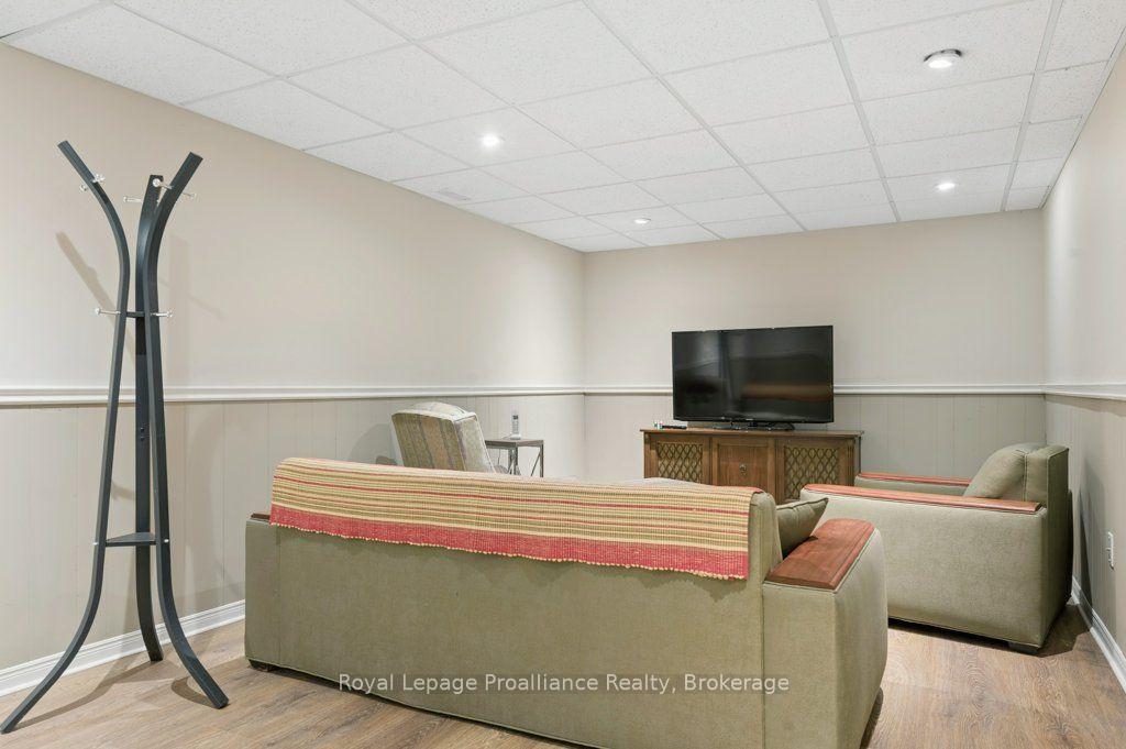 Photo 32 of 18 Conger Place, Belleville, Belleville Ward — HOMEH