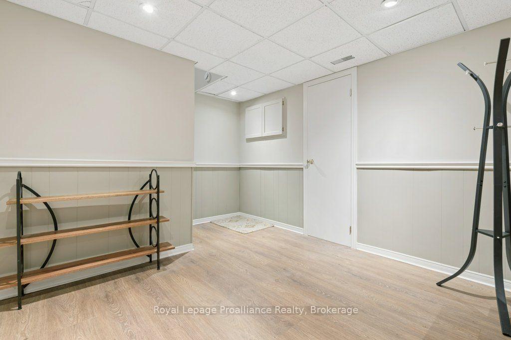 Photo 33 of 18 Conger Place, Belleville, Belleville Ward — HOMEH