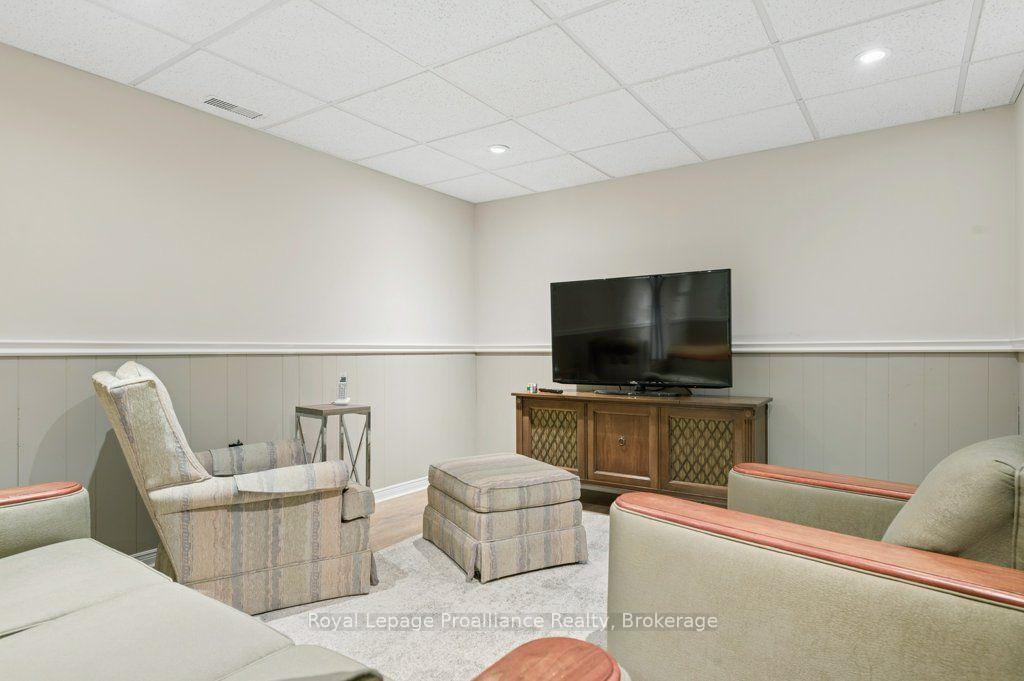 Photo 34 of 18 Conger Place, Belleville, Belleville Ward — HOMEH
