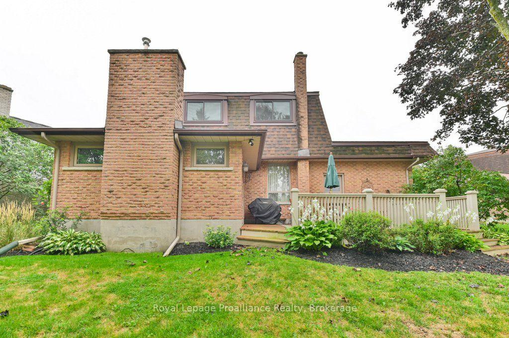 Photo 43 of 18 Conger Place, Belleville, Belleville Ward — HOMEH