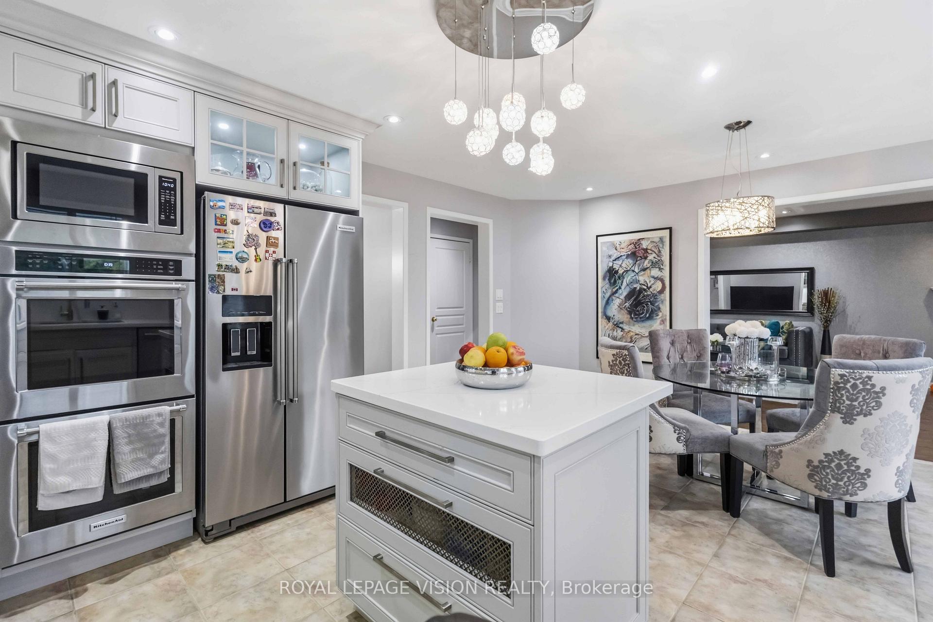 Photo 6 of 55 Medland Avenue E, Whitby, Williamsburg — HOMEH