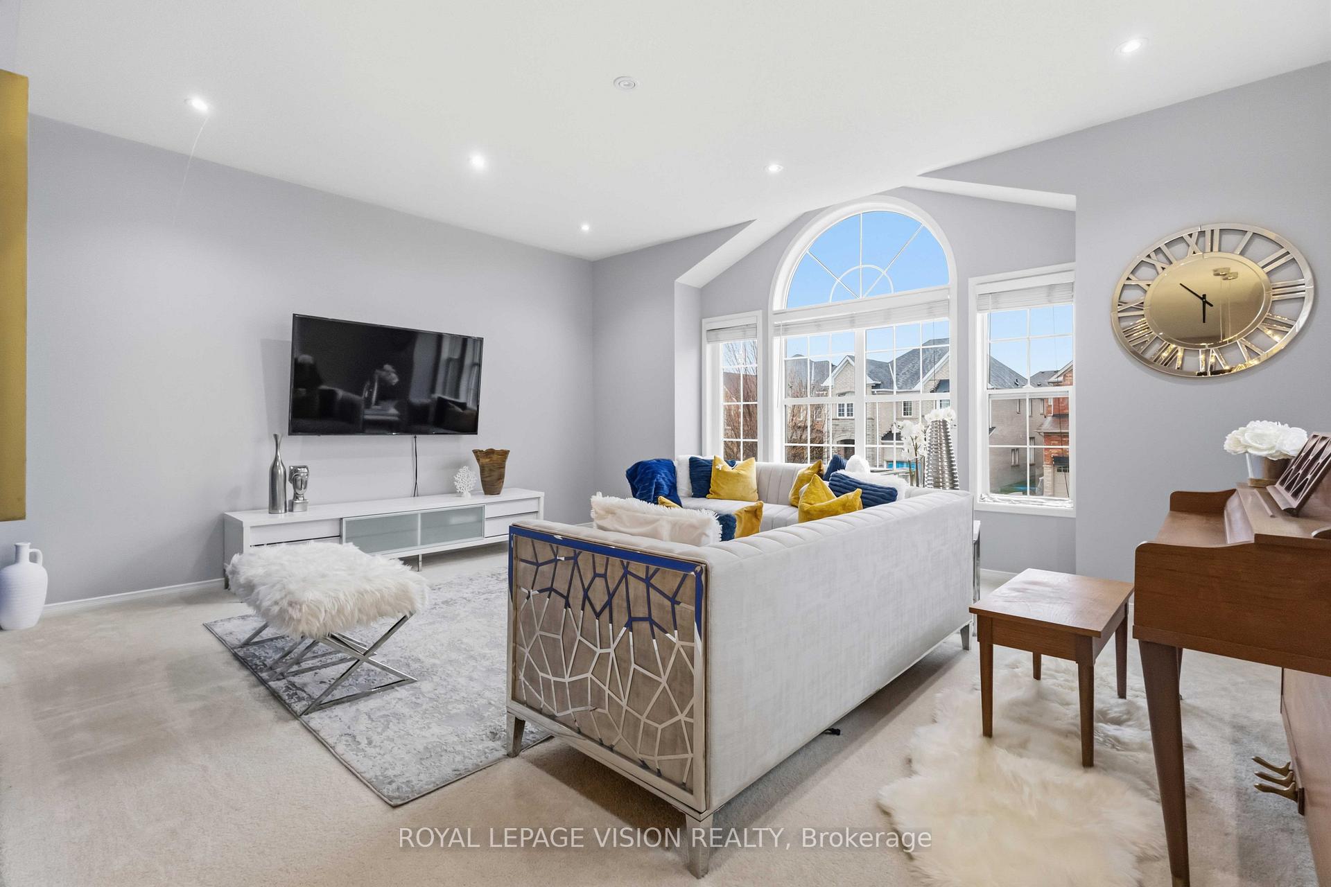 Photo 8 of 55 Medland Avenue E, Whitby, Williamsburg — HOMEH