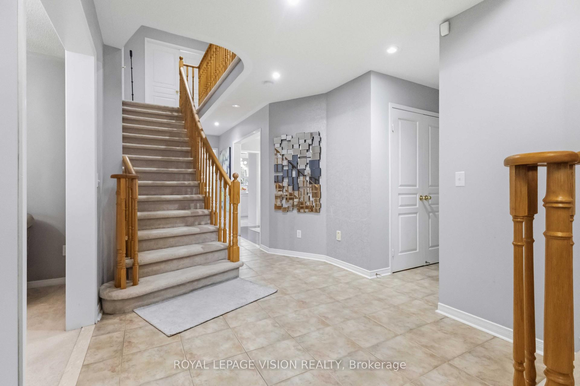 Photo 12 of 55 Medland Avenue E, Whitby, Williamsburg — HOMEH