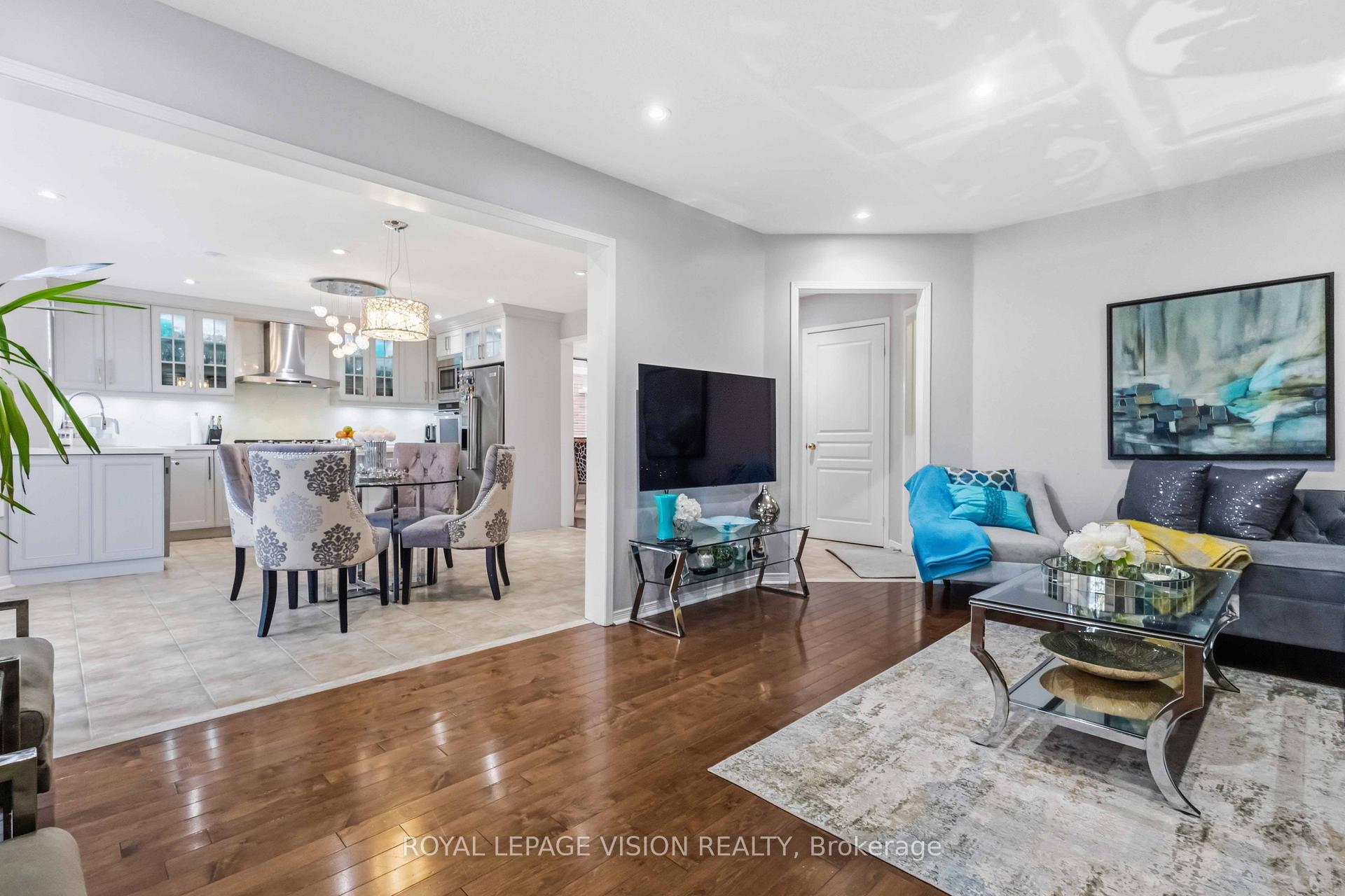 Photo 18 of 55 Medland Avenue E, Whitby, Williamsburg — HOMEH