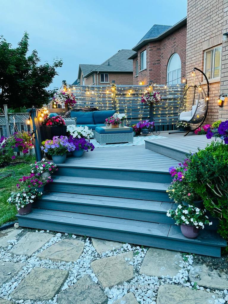 Photo 19 of 55 Medland Avenue E, Whitby, Williamsburg — HOMEH