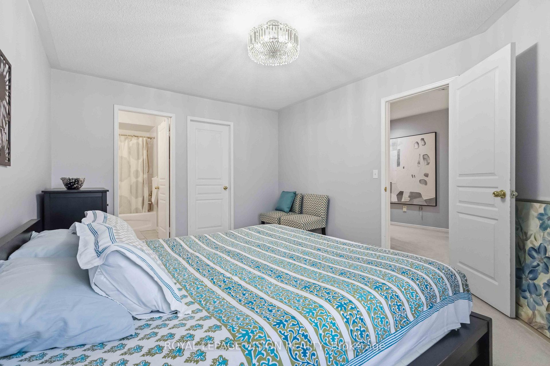 Photo 25 of 55 Medland Avenue E, Whitby, Williamsburg — HOMEH