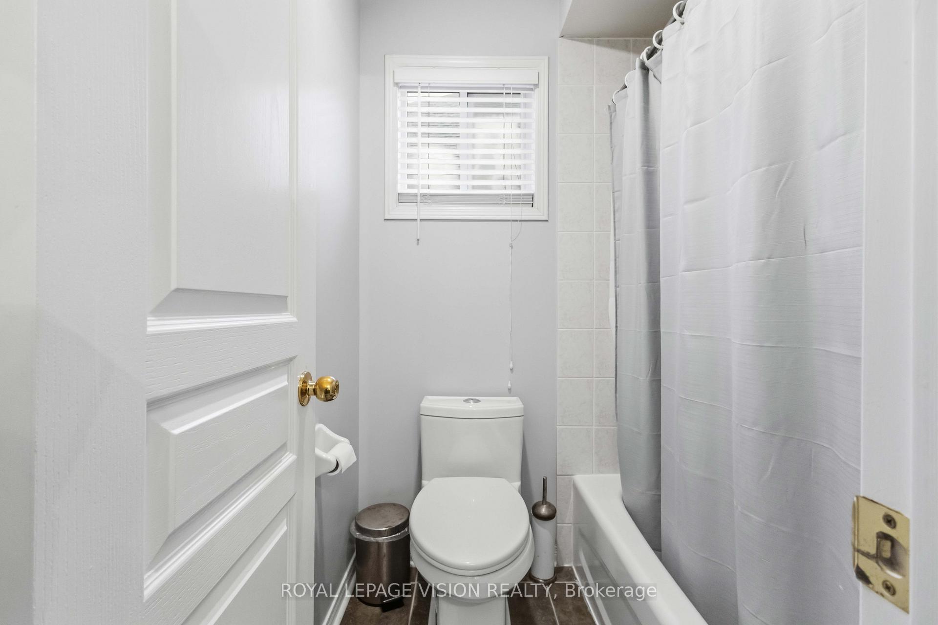 Photo 27 of 55 Medland Avenue E, Whitby, Williamsburg — HOMEH