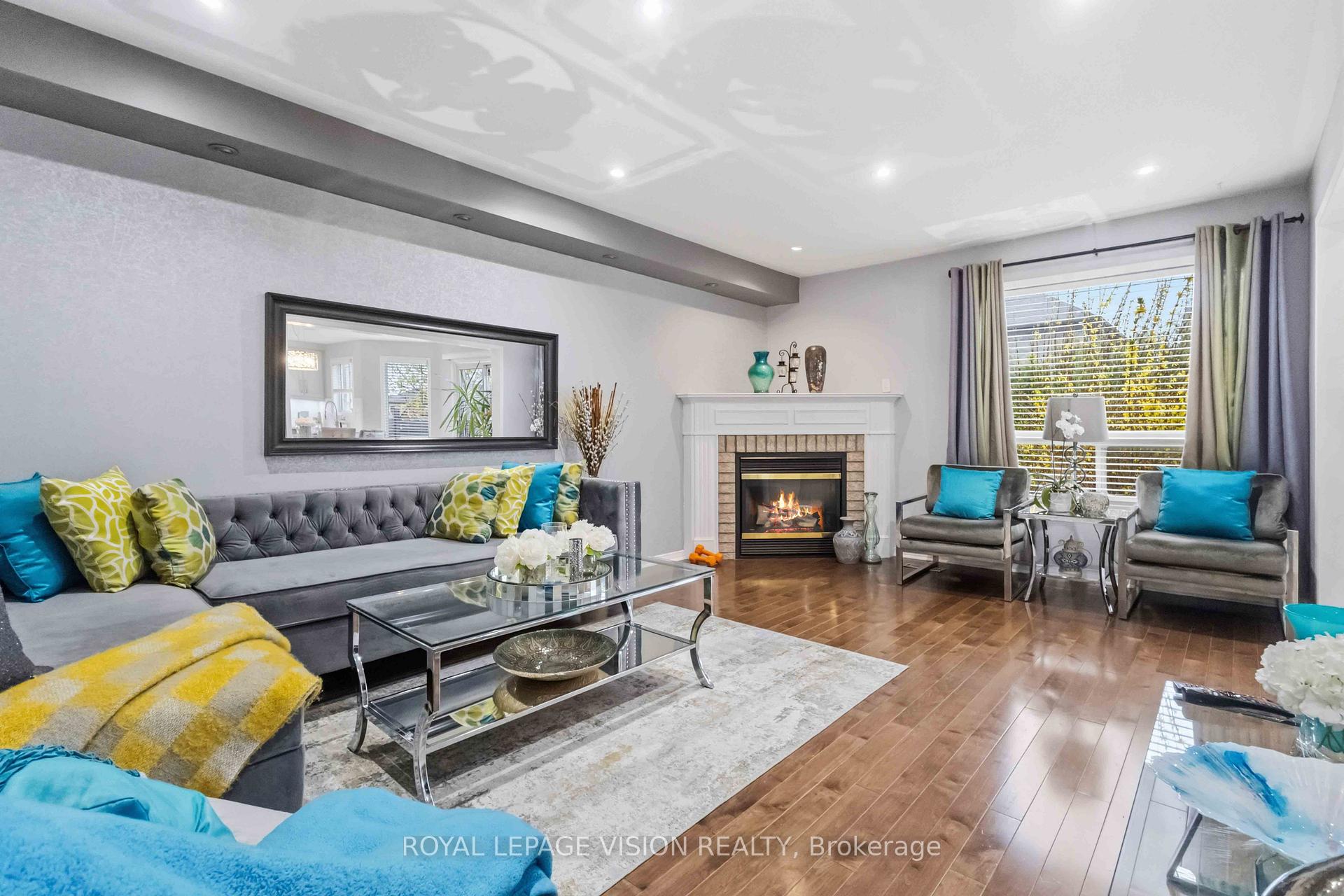 Photo 35 of 55 Medland Avenue E, Whitby, Williamsburg — HOMEH