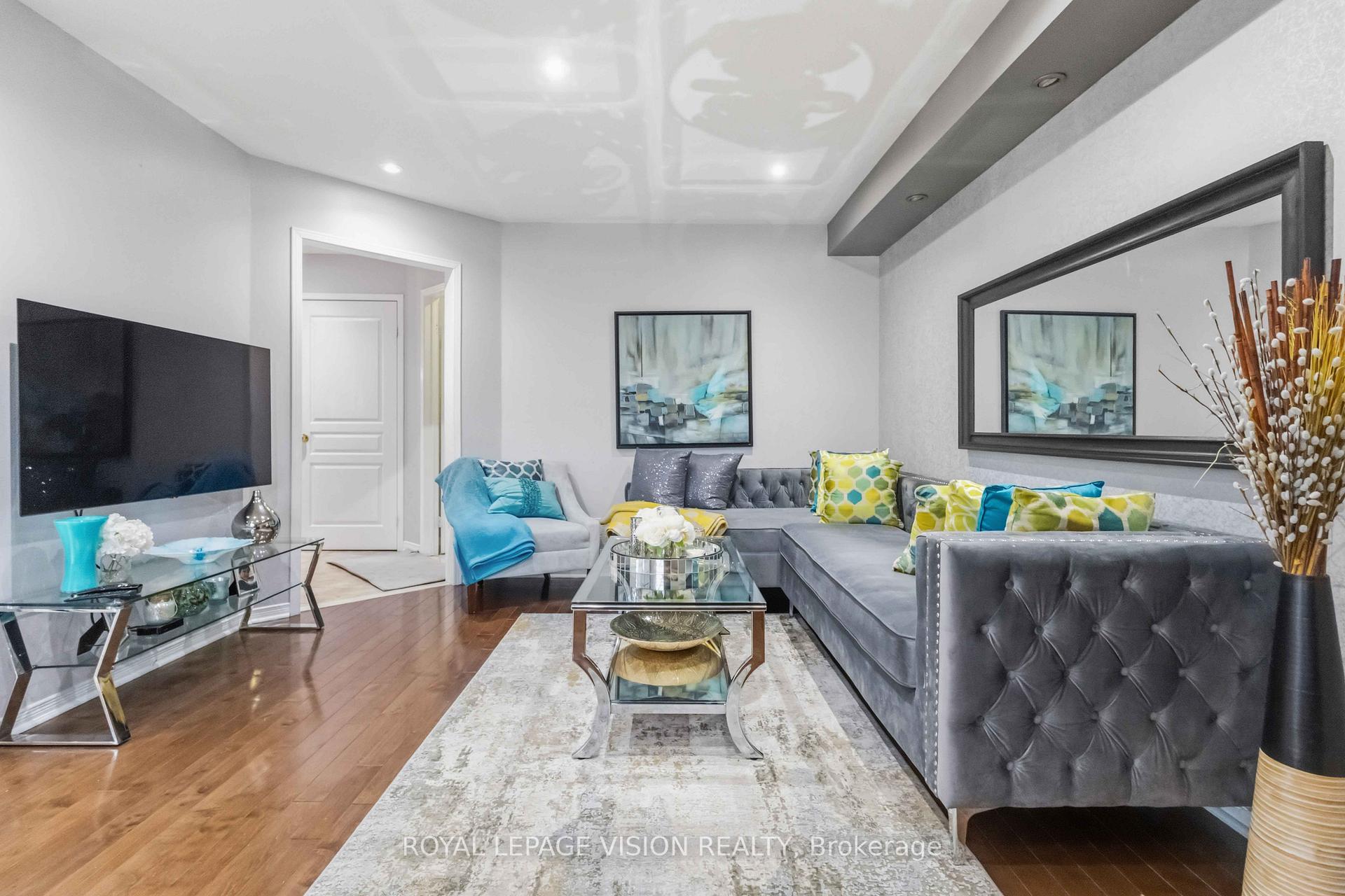 Photo 36 of 55 Medland Avenue E, Whitby, Williamsburg — HOMEH