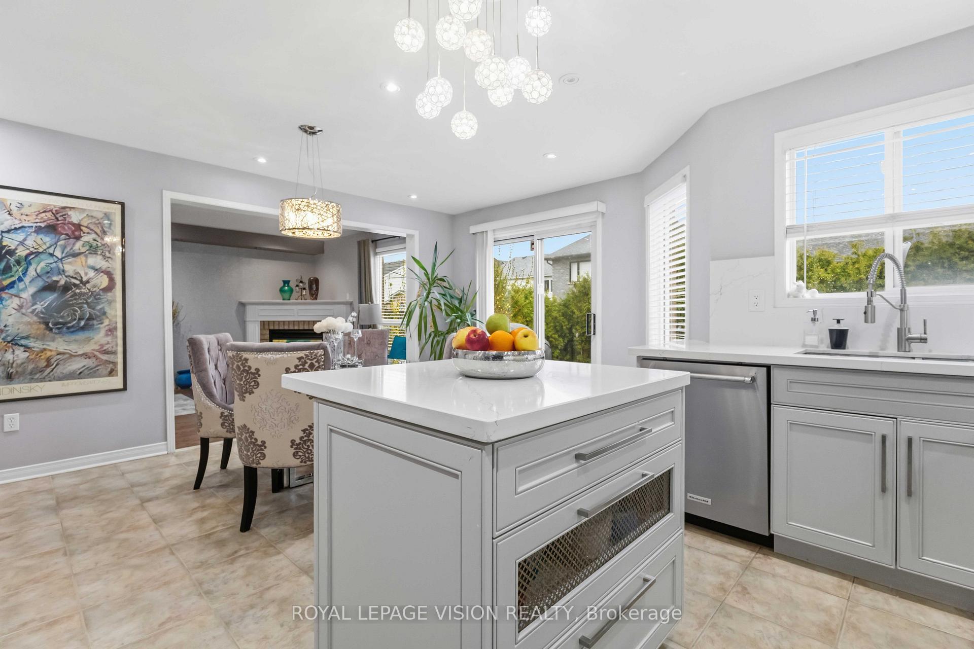 Photo 39 of 55 Medland Avenue E, Whitby, Williamsburg — HOMEH