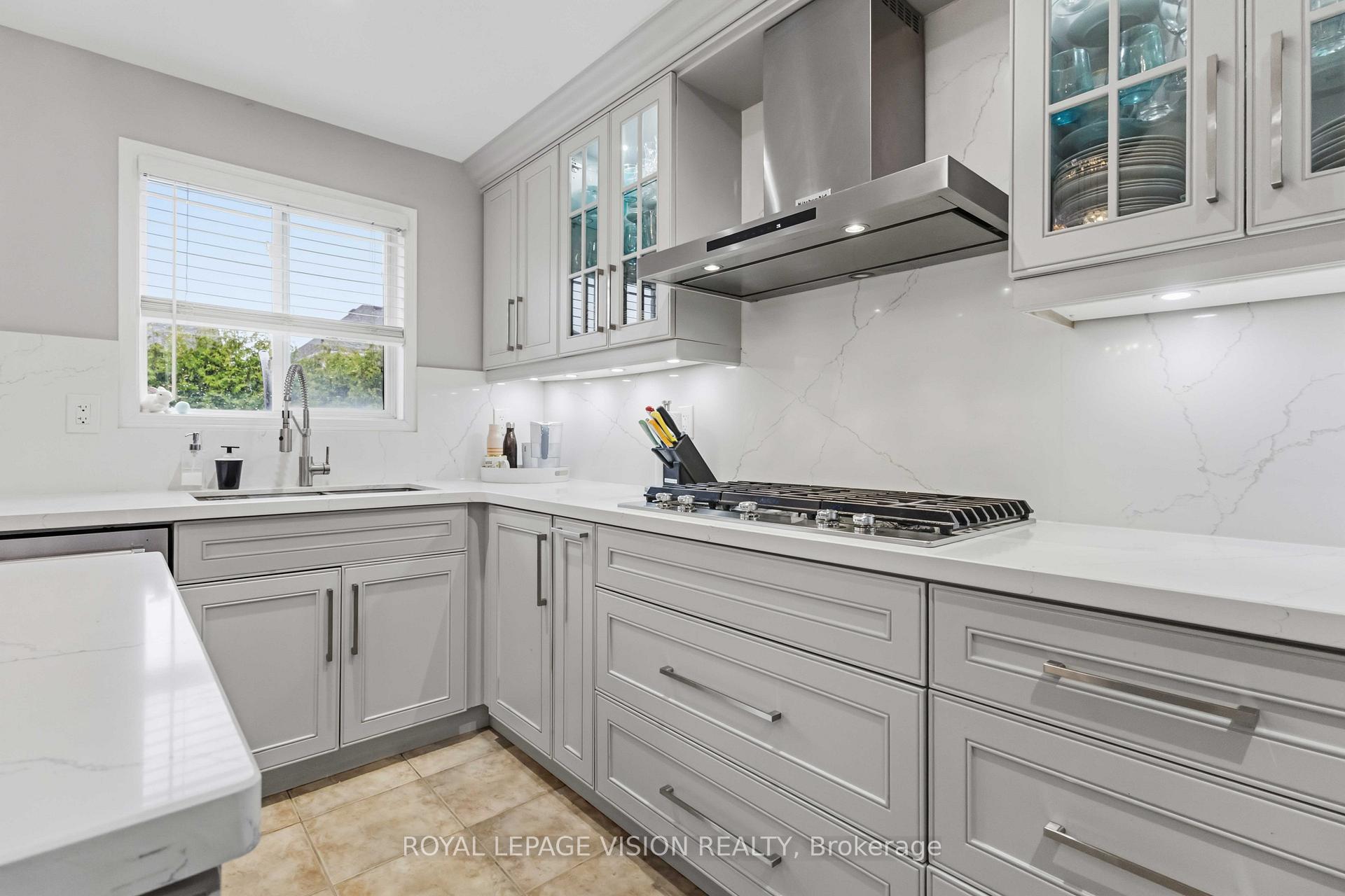 Photo 42 of 55 Medland Avenue E, Whitby, Williamsburg — HOMEH