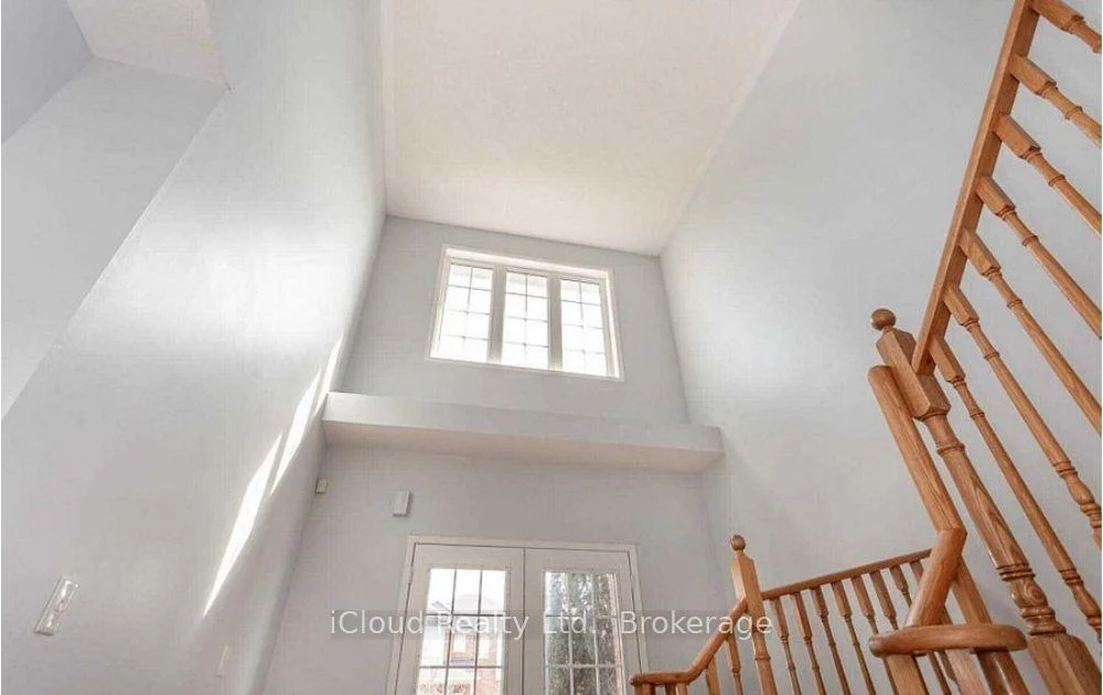 Photo 4 of 20 Owens Road, Brampton, Credit Valley — HOMEH