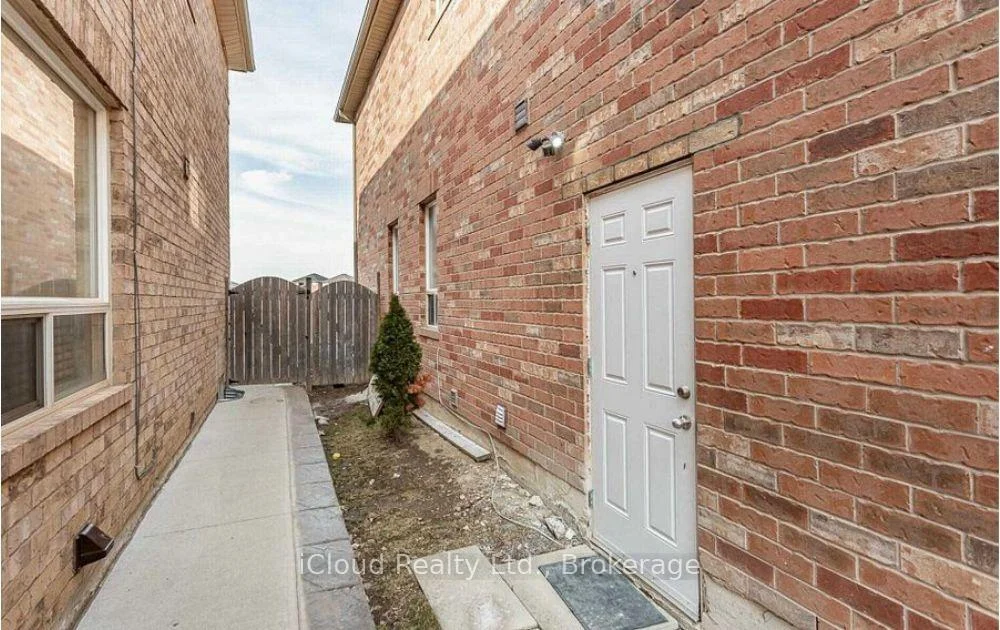 Photo 28 of 20 Owens Road, Brampton, Credit Valley — HOMEH
