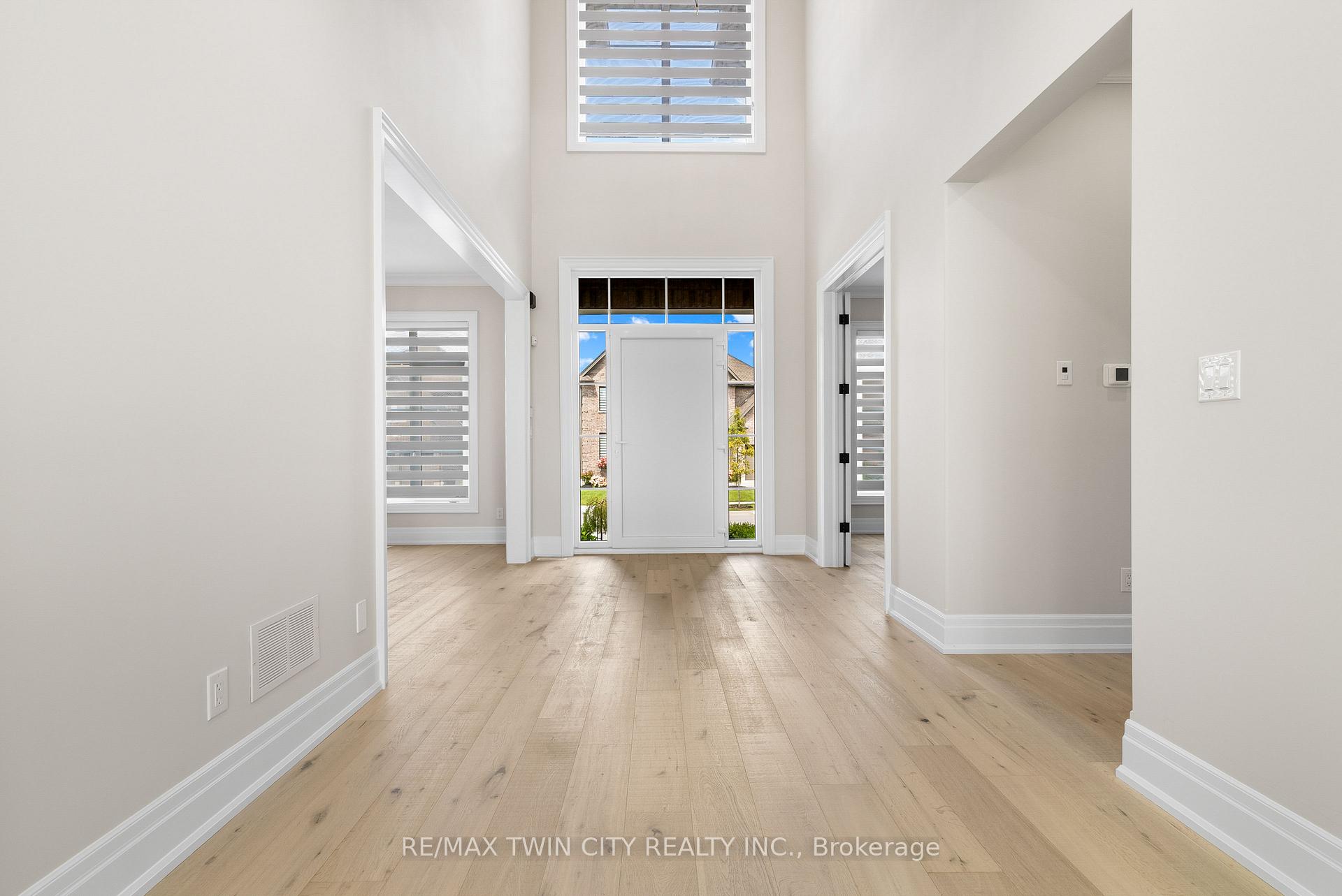 Photo 6 of 56 Pioneer Ridge Drive, Kitchener, Pioneer Tower West — HOMEH
