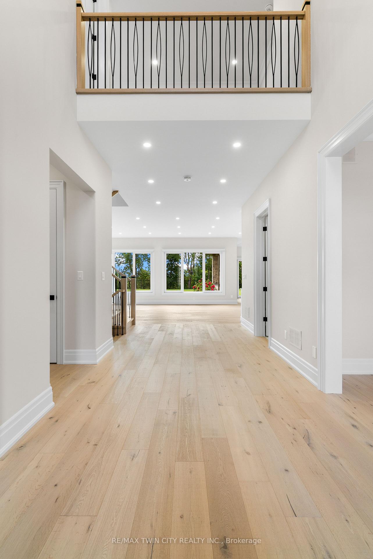 Photo 7 of 56 Pioneer Ridge Drive, Kitchener, Pioneer Tower West — HOMEH
