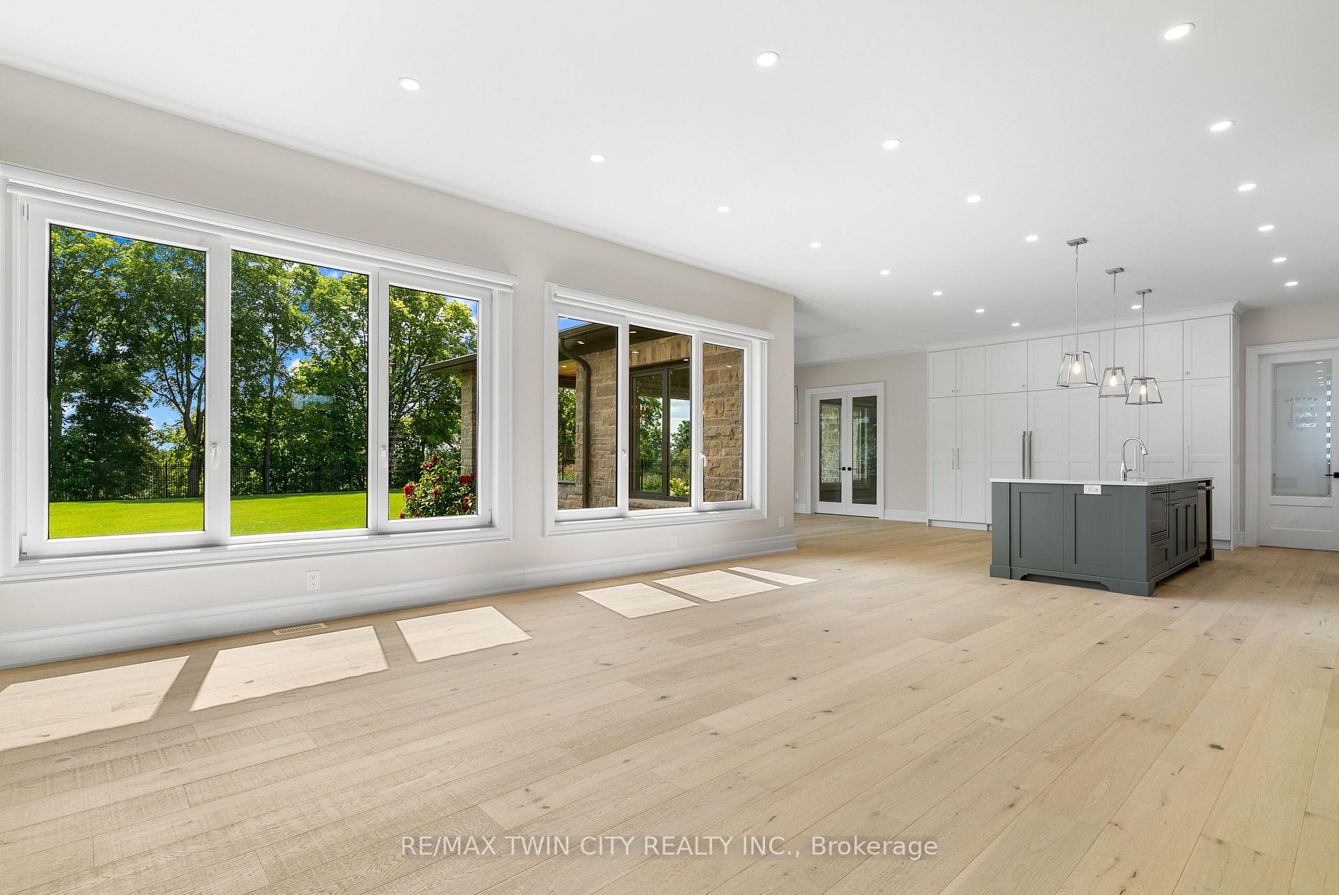 Photo 11 of 56 Pioneer Ridge Drive, Kitchener, Pioneer Tower West — HOMEH