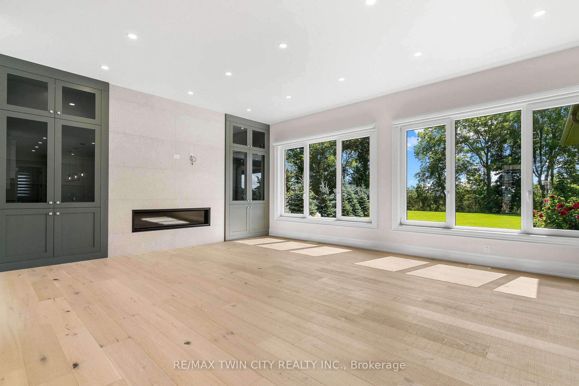 Photo 10 of 56 Pioneer Ridge Drive, Kitchener, Pioneer Tower West — HOMEH