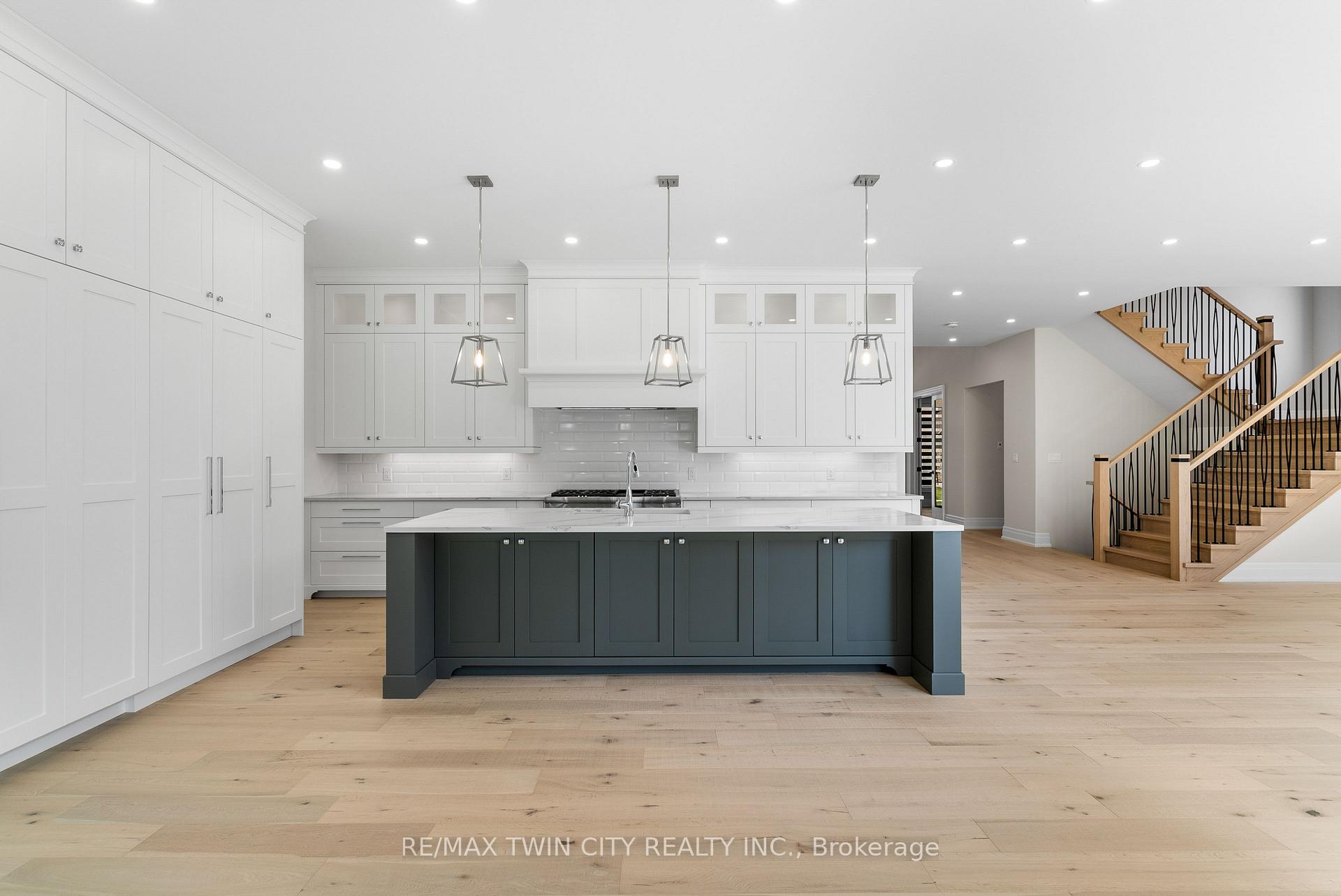 Photo 12 of 56 Pioneer Ridge Drive, Kitchener, Pioneer Tower West — HOMEH