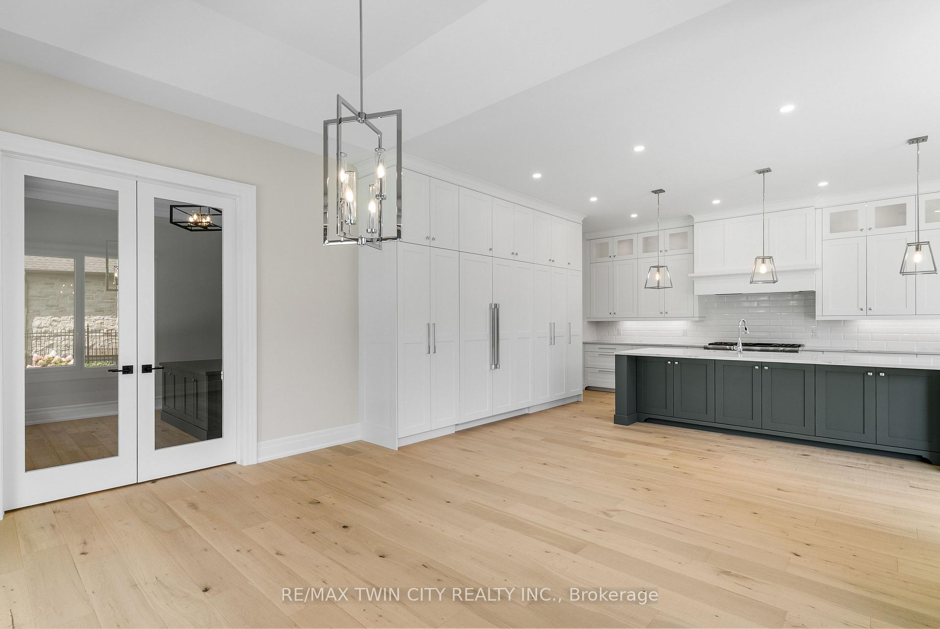 Photo 15 of 56 Pioneer Ridge Drive, Kitchener, Pioneer Tower West — HOMEH