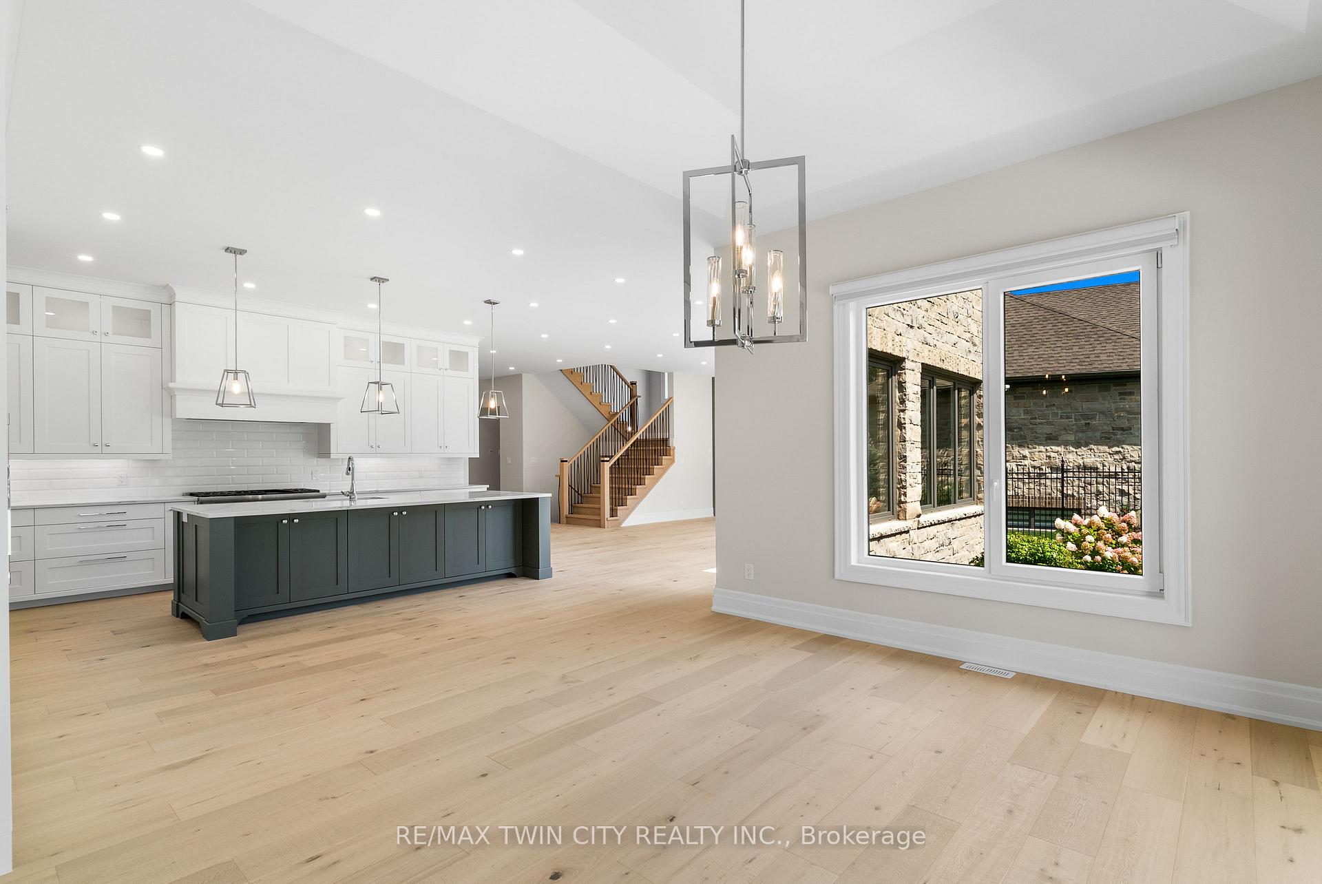 Photo 16 of 56 Pioneer Ridge Drive, Kitchener, Pioneer Tower West — HOMEH