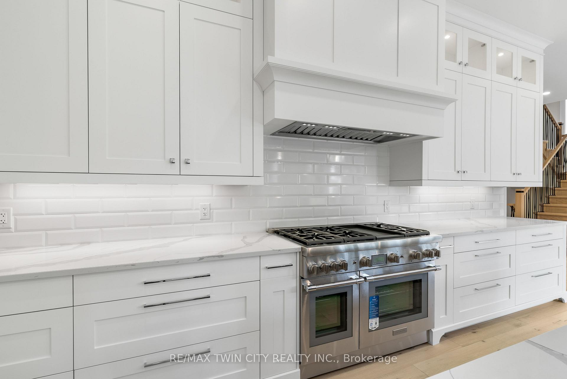 Photo 18 of 56 Pioneer Ridge Drive, Kitchener, Pioneer Tower West — HOMEH