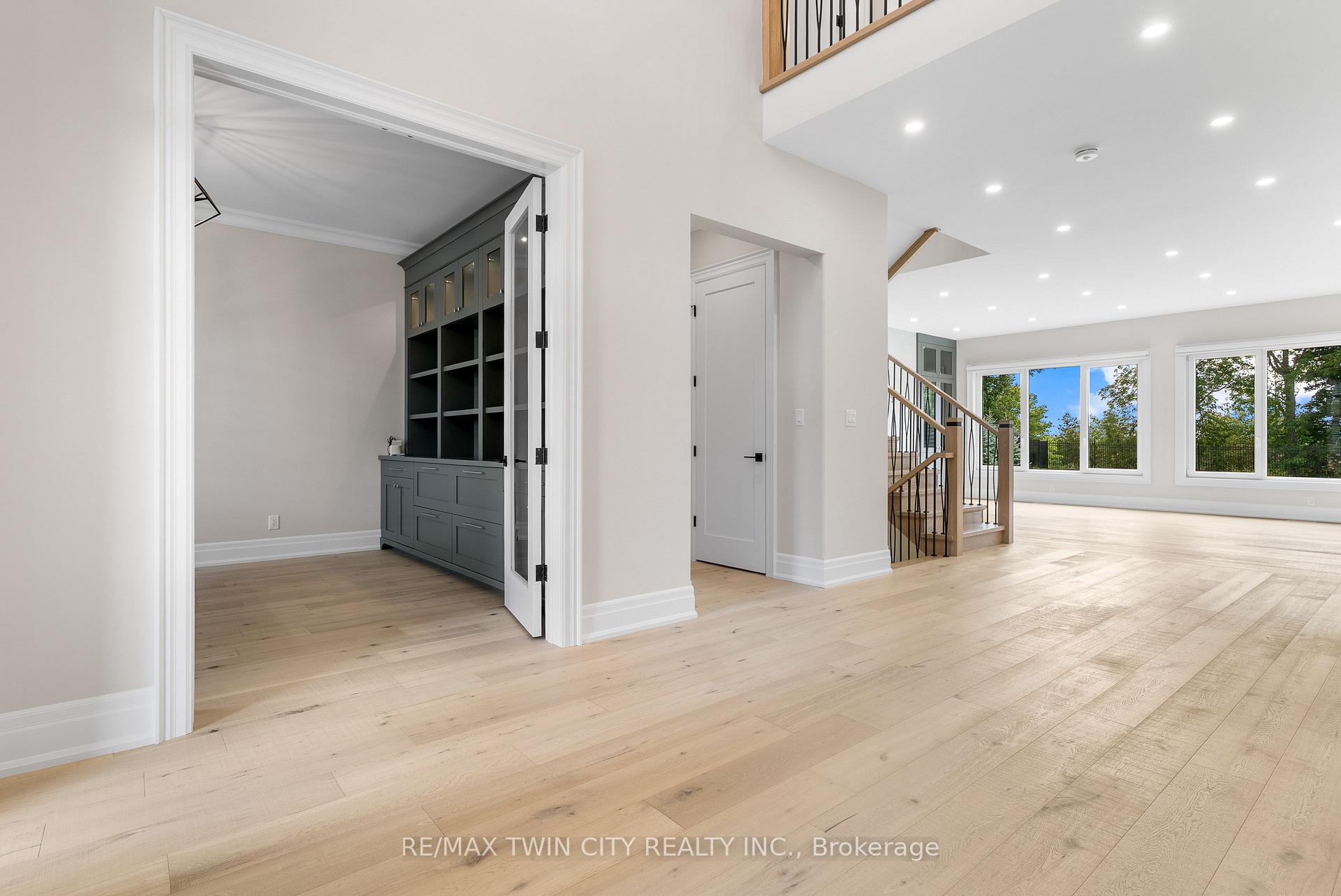 Photo 23 of 56 Pioneer Ridge Drive, Kitchener, Pioneer Tower West — HOMEH