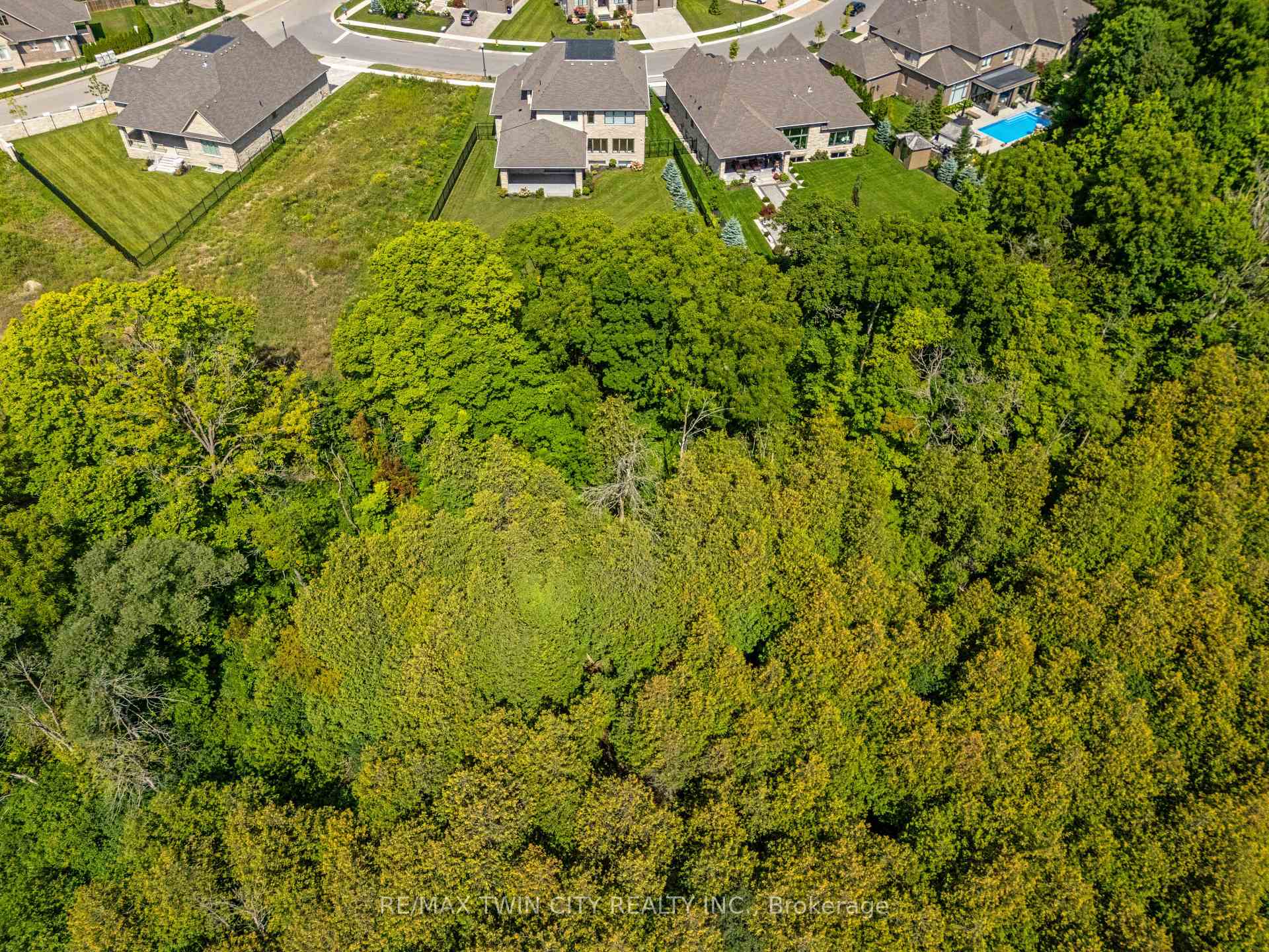 Photo 50 of 56 Pioneer Ridge Drive, Kitchener, Pioneer Tower West — HOMEH