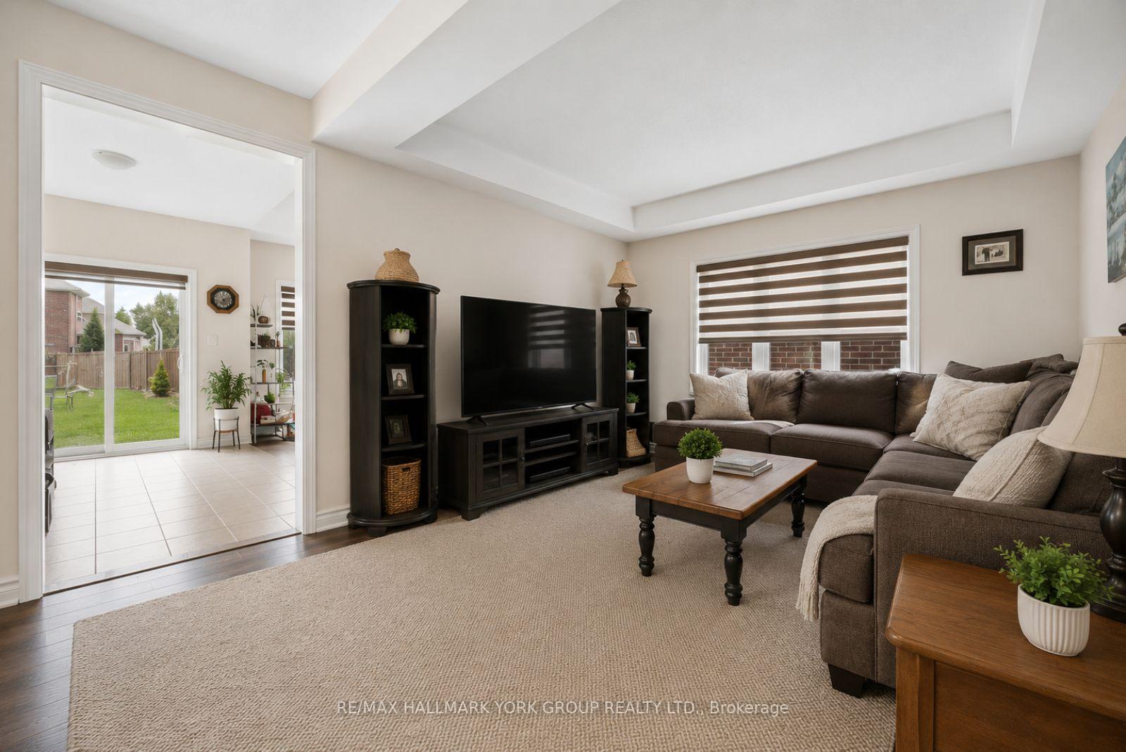 Photo 4 of 45 Furniss Street, Brock, Beaverton — HOMEH