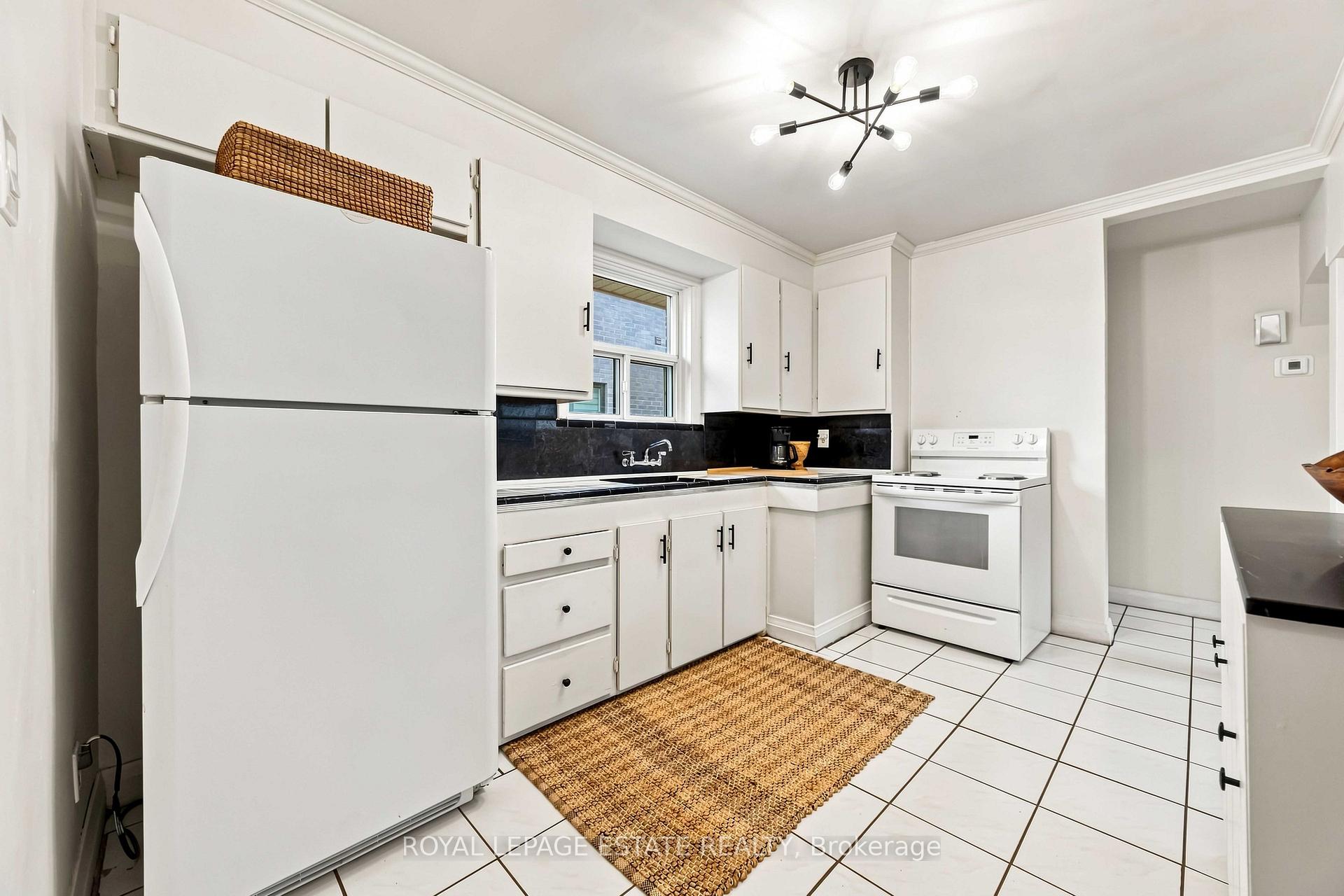 Photo 13 of Unit upper, 17 Arden Crescent, Scarborough, Clairlea-Birchmount — HOMEH