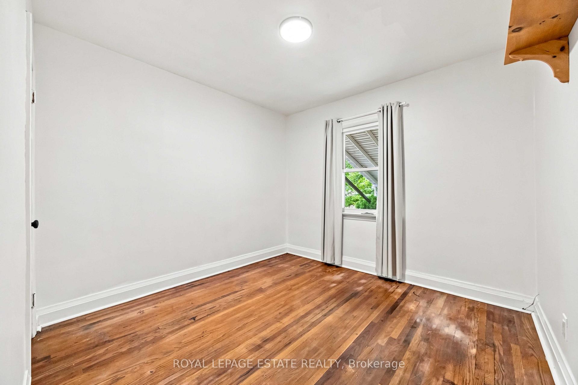 Photo 15 of Unit upper, 17 Arden Crescent, Scarborough, Clairlea-Birchmount — HOMEH