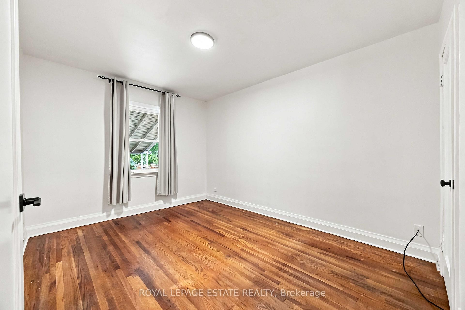 Photo 18 of Unit upper, 17 Arden Crescent, Scarborough, Clairlea-Birchmount — HOMEH