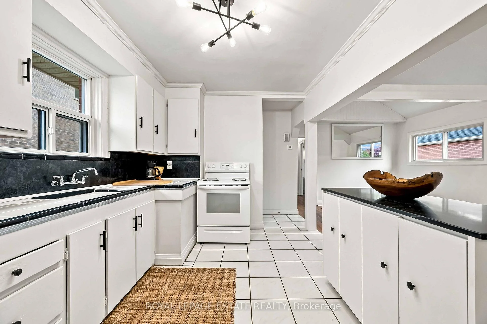 Photo 12 of Unit upper, 17 Arden Crescent, Scarborough, Clairlea-Birchmount — HOMEH