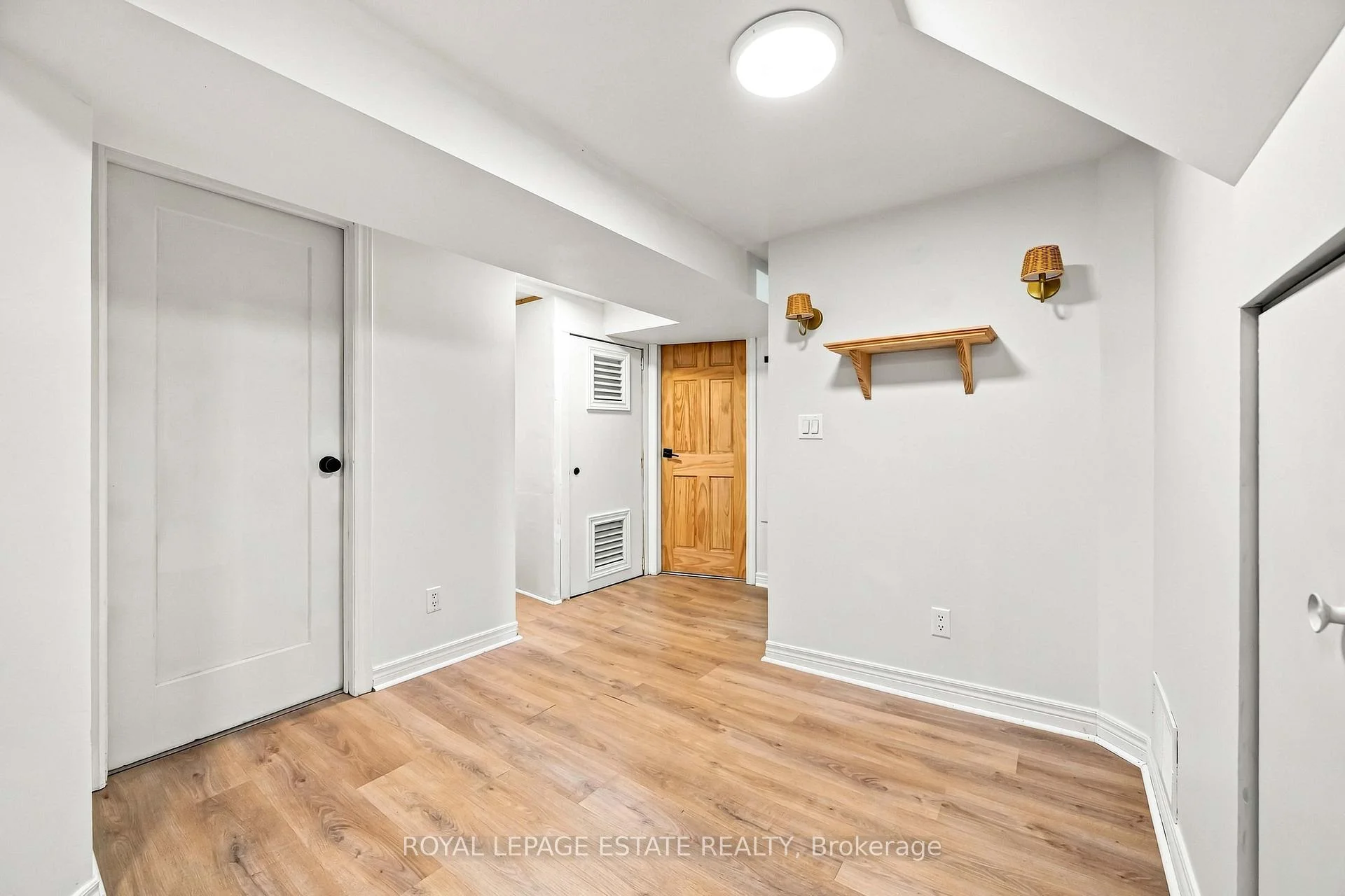 Photo 21 of Unit upper, 17 Arden Crescent, Scarborough, Clairlea-Birchmount — HOMEH