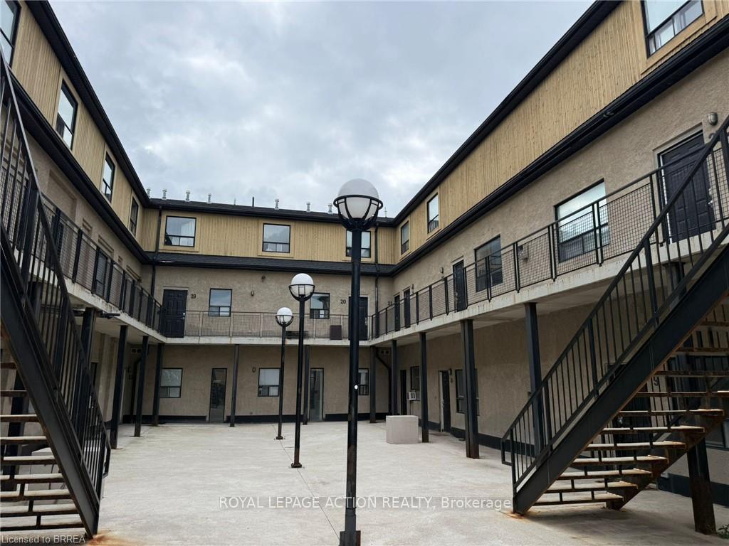 Photo 3 of Unit 18, 12 Bridgeport Road E, Waterloo, Beechwood/University — HOMEH
