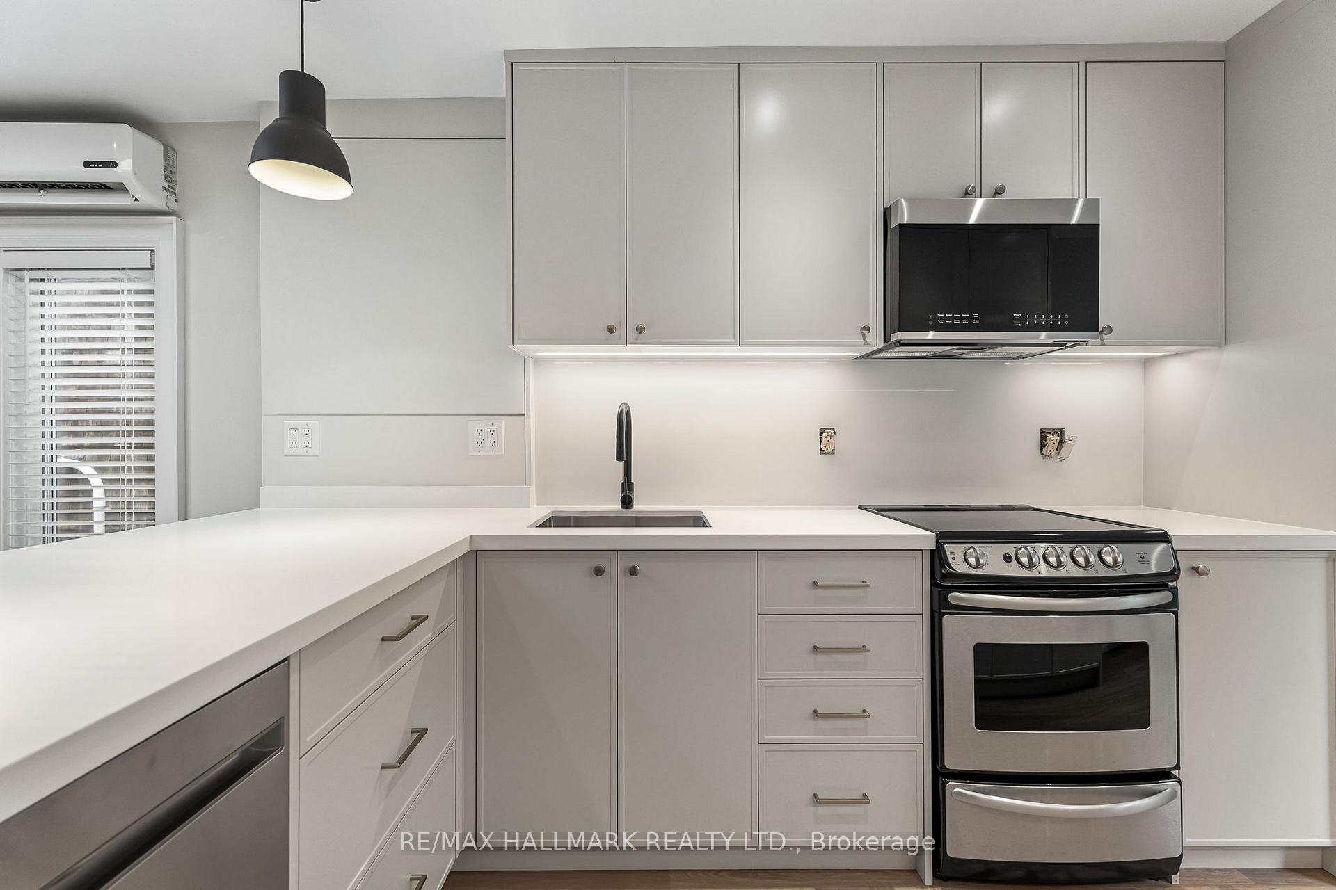 Photo 5 of Unit Upper, 229 Kingston Road, Toronto, The Beaches — HOMEH